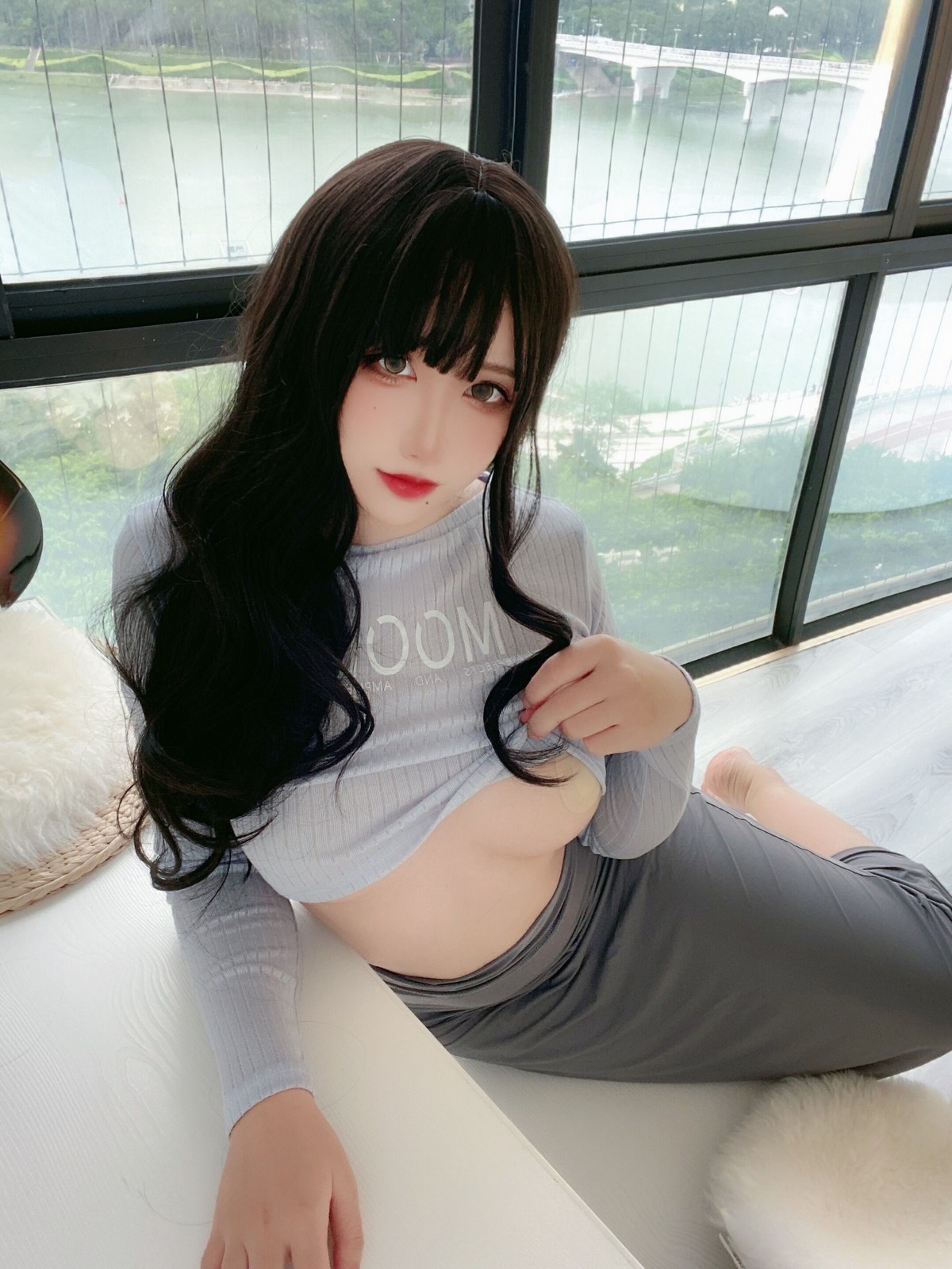 xgyw.top_动漫博主九曲Jean吉他妹妹主题私房性感针织毛衣半撩真空露豪乳半球诱惑写真40P