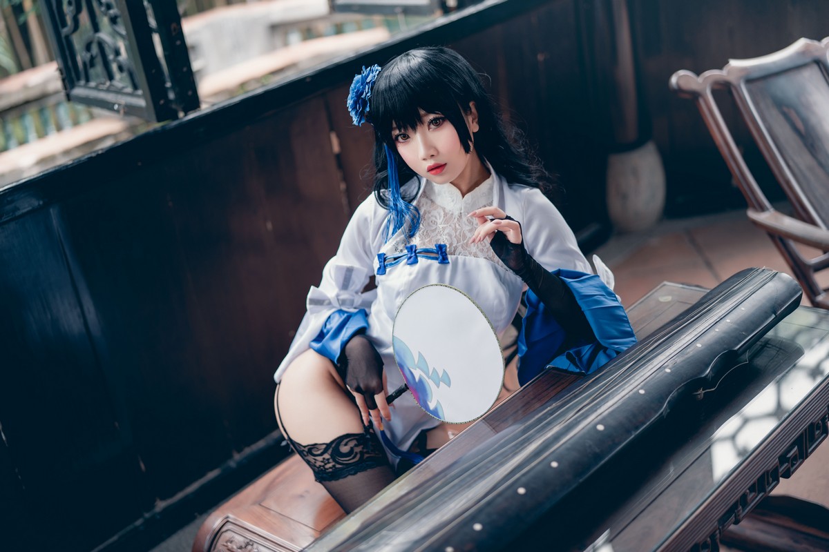 xgyw.top_白嫩美少女鬼畜瑶在不在玉玲珑主题性感白色上衣配黑色蕾丝吊袜极致魅惑写真30P