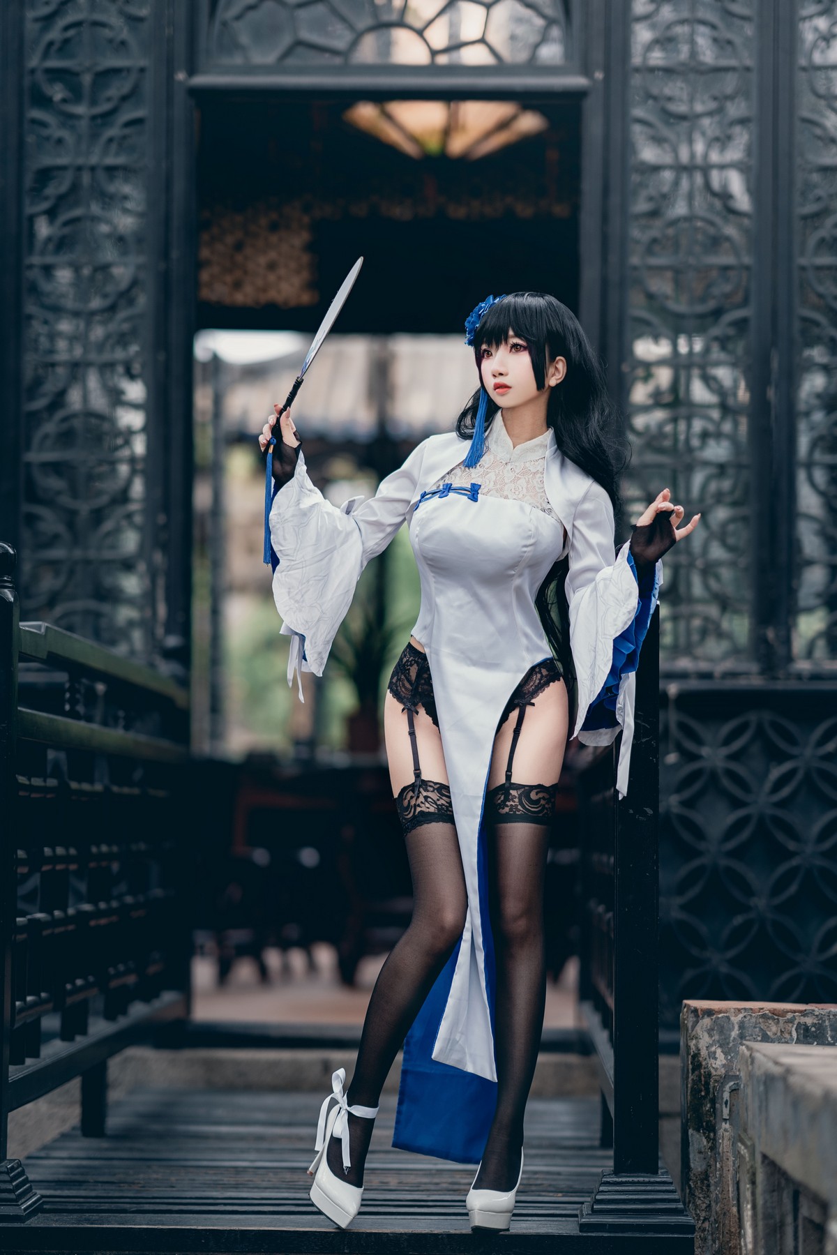 xgyw.top_白嫩美少女鬼畜瑶在不在玉玲珑主题性感白色上衣配黑色蕾丝吊袜极致魅惑写真30P