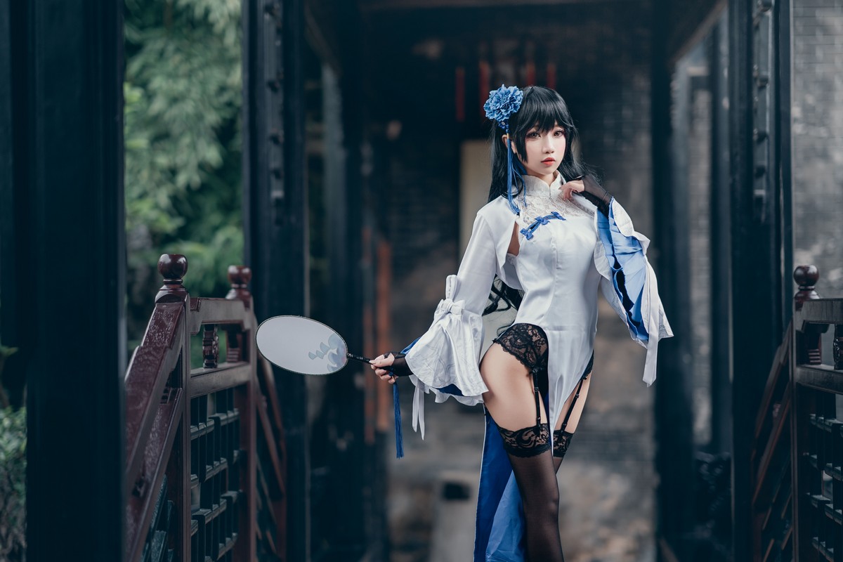 xgyw.top_白嫩美少女鬼畜瑶在不在玉玲珑主题性感白色上衣配黑色蕾丝吊袜极致魅惑写真30P