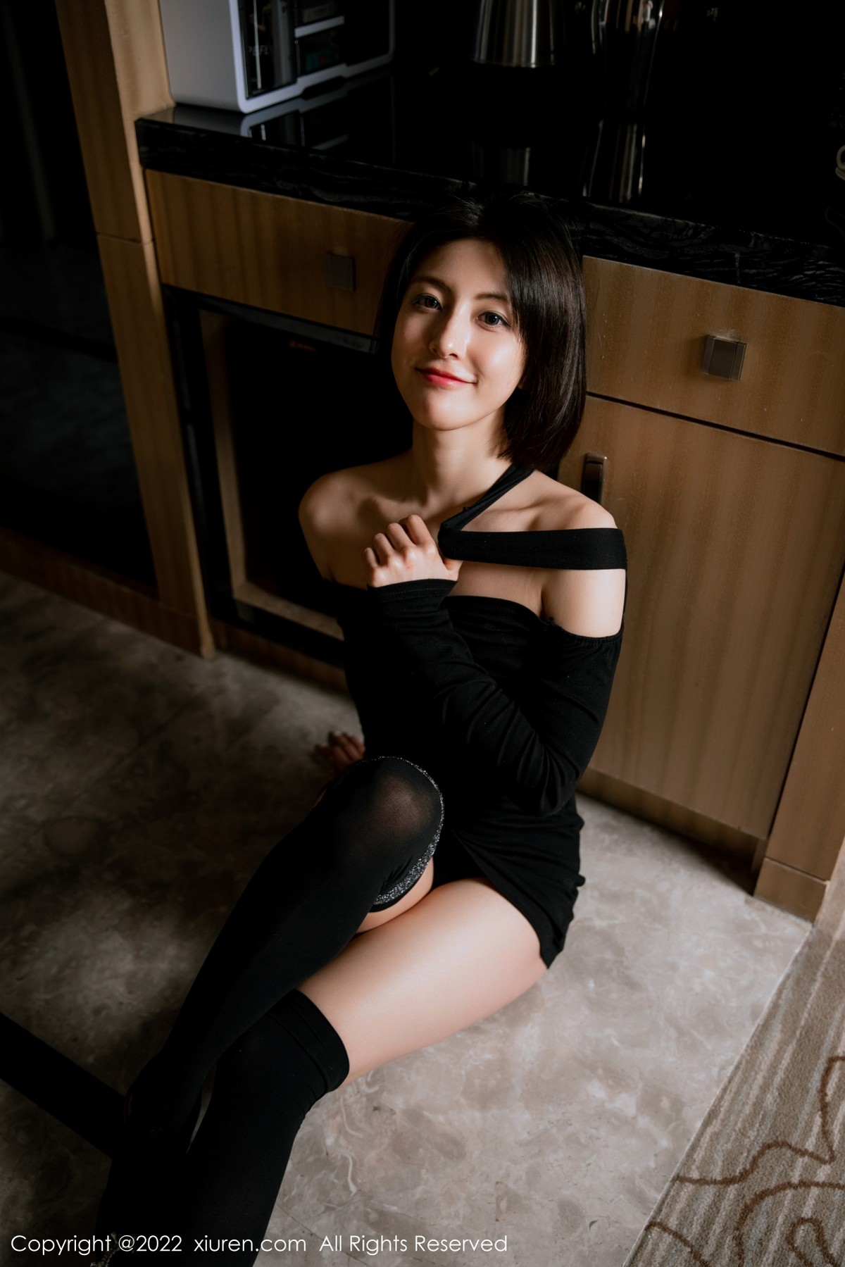 xgyw.top_XiuRen第4603期_模特林文文yooki室内场景黑色服饰半脱露性感内衣完美诱惑写真61P