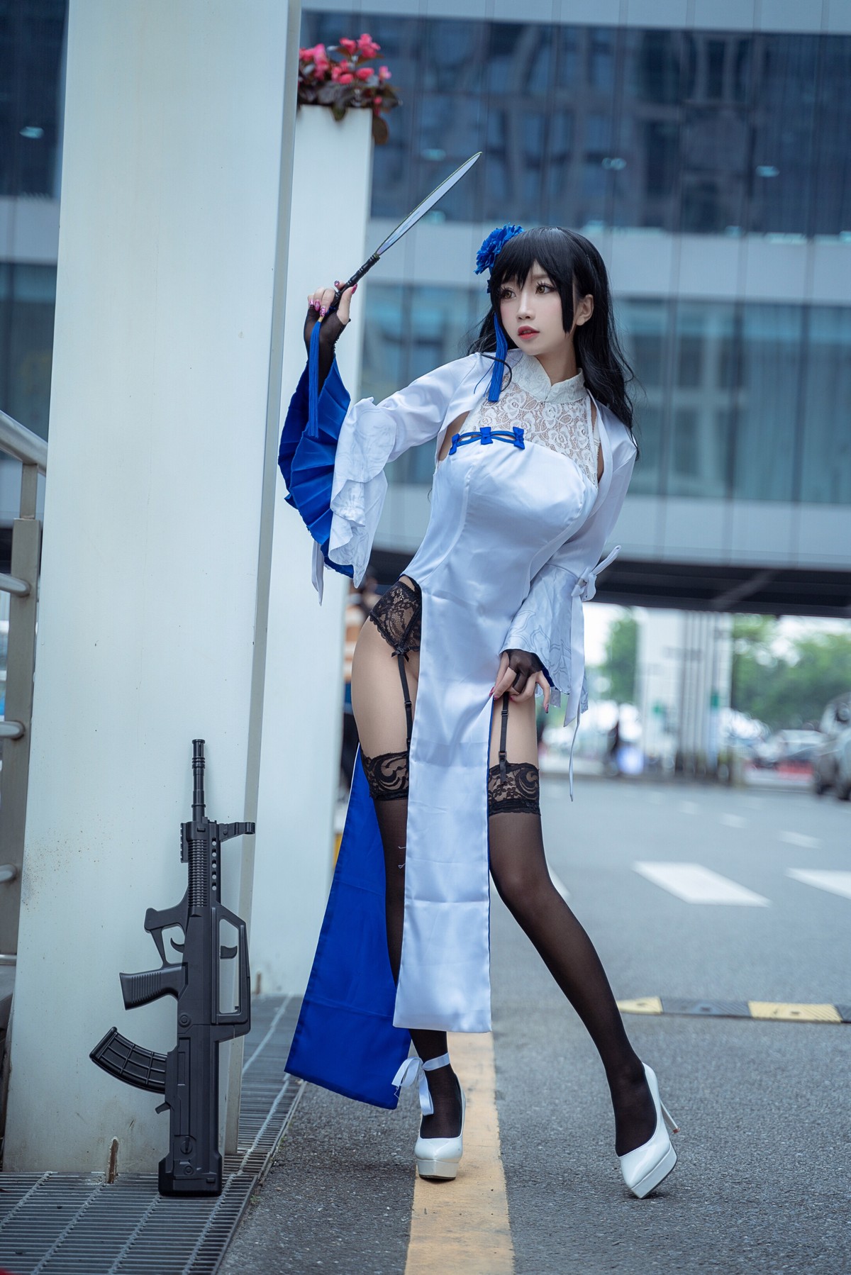 xgyw.top_白嫩美少女鬼畜瑶在不在玉玲珑主题性感白色上衣配黑色蕾丝吊袜极致魅惑写真30P