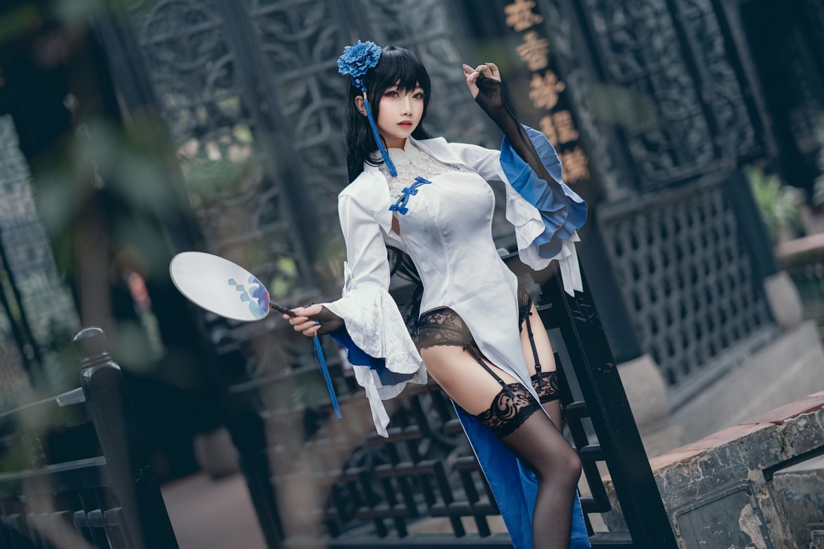 xgyw.top_白嫩美少女鬼畜瑶在不在玉玲珑主题性感白色上衣配黑色蕾丝吊袜极致魅惑写真30P