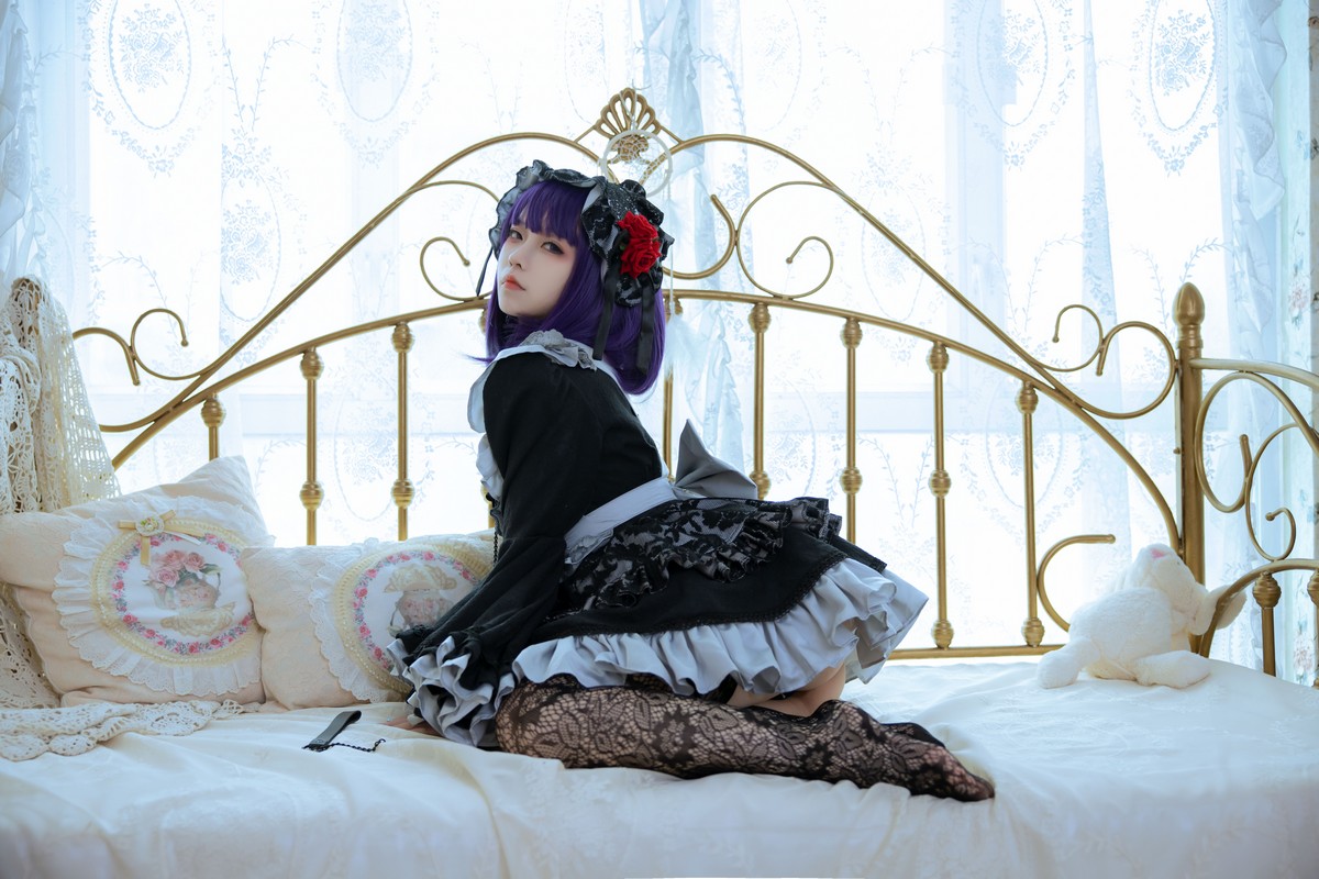 xgyw.top_动漫博主G44不会受伤更衣人偶坠入爱河主题私房半脱露黑色内衣配蕾丝吊袜诱惑写真42P