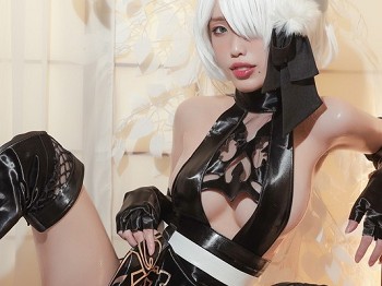 网络青春美女eliza喵喵2B忍者主题私人性感黑色骚扰服饰露油亮肌肤撩人骚扰写真31P