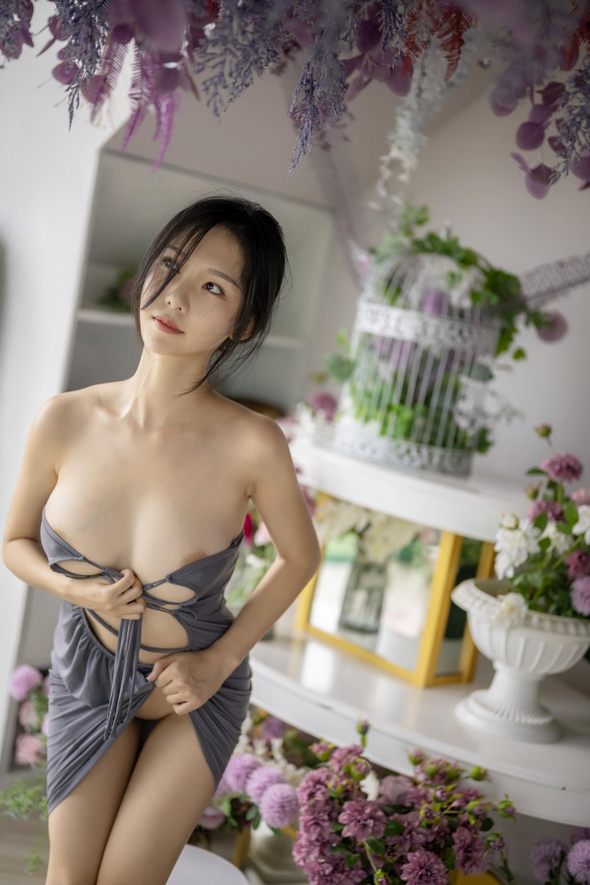 xgyw.top_微博人气Coser抖娘-利世吉他妹妹主题私房性感轻透真空连身裙秀火辣身材诱惑写真42P