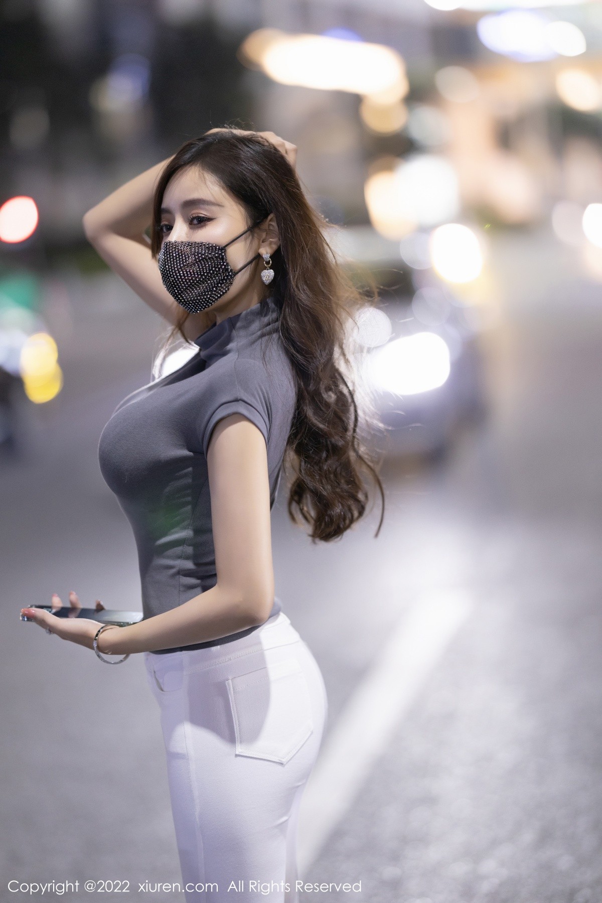 xgyw.top_XiuRen第4621期_女神王馨瑶yanni深灰色收身上衣配白色长裤秀完美身材诱惑写真72P