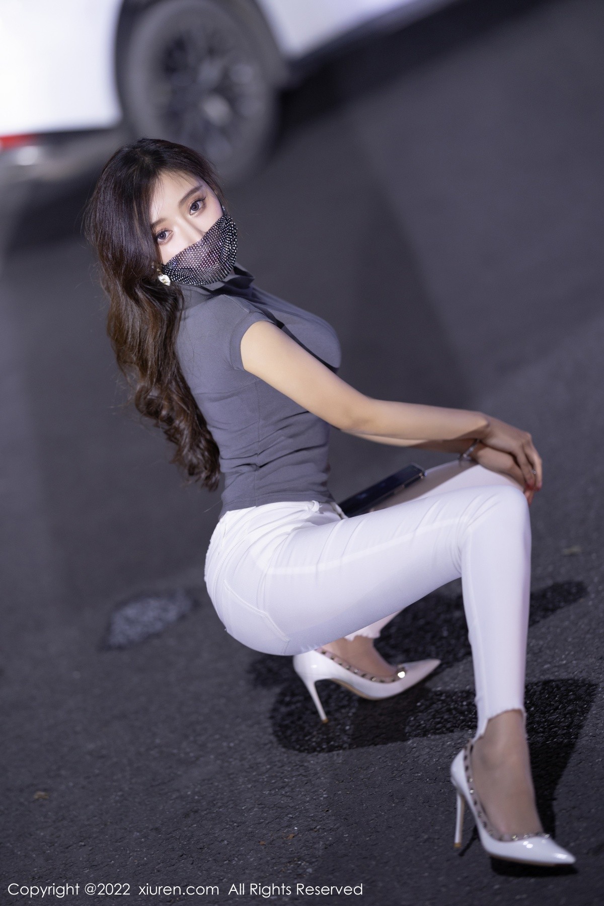 xgyw.top_XiuRen第4621期_女神王馨瑶yanni深灰色收身上衣配白色长裤秀完美身材诱惑写真72P