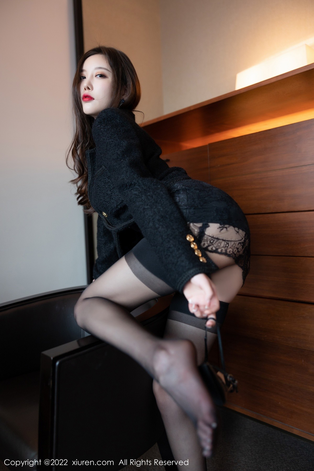 xgyw.top_XiuRen第4615期_女神杨晨晨Yome私房脱黑色服饰露蕾丝情趣内衣极致诱惑写真77P