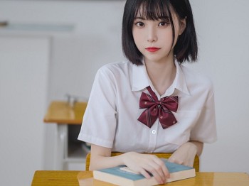 网络青春美女许岚LAN教室JK黑色丝袜主题性感黑短裙下超薄黑色丝袜裤袜秀美腿迷人写真40P