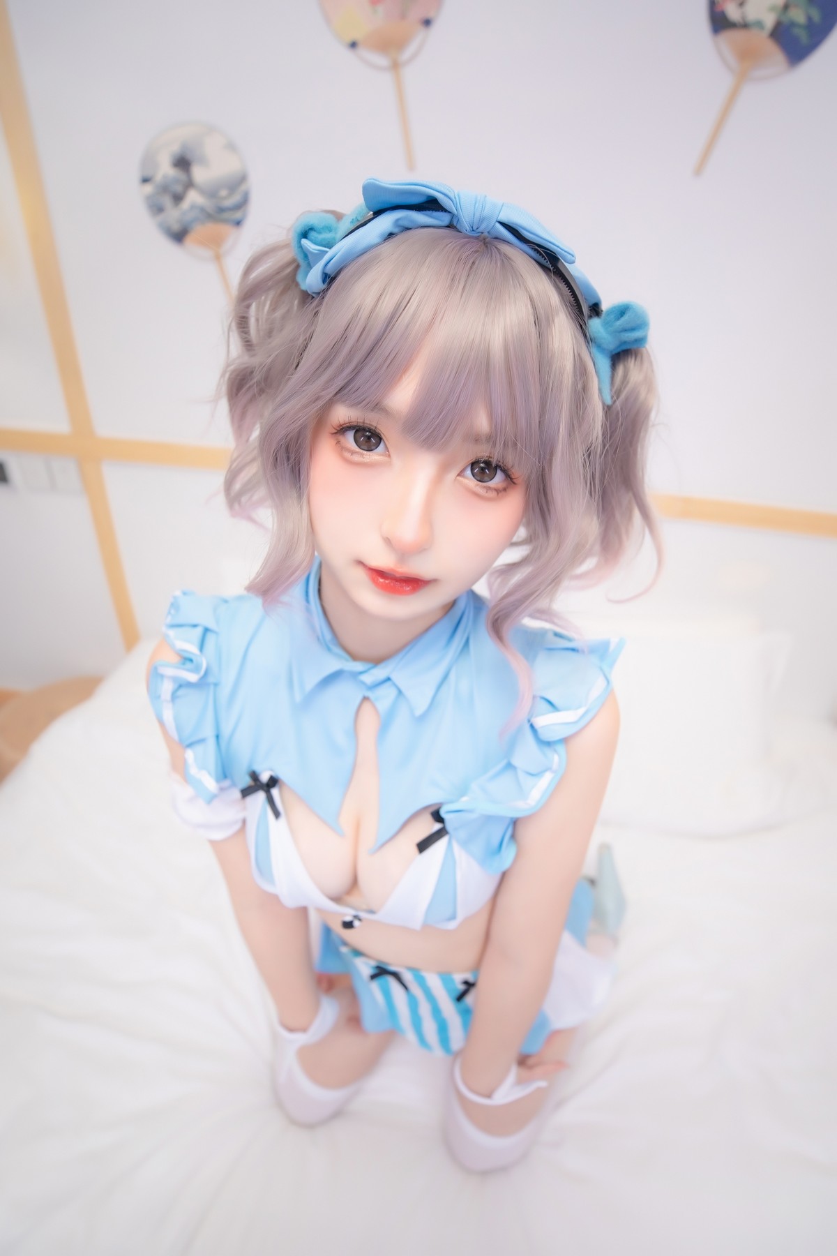 xgyw.top_萝莉美女神楽坂真冬蓝调女仆主题私房性感女仆装配白丝袜秀完美身材诱惑写真75P