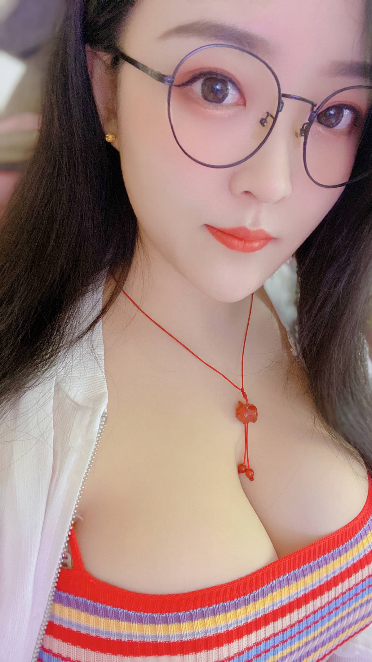 xgyw.top_斗鱼主播电锯甜心小雨福利美图主题私房性感低胸深V服饰秀傲人豪乳诱惑写真111P
