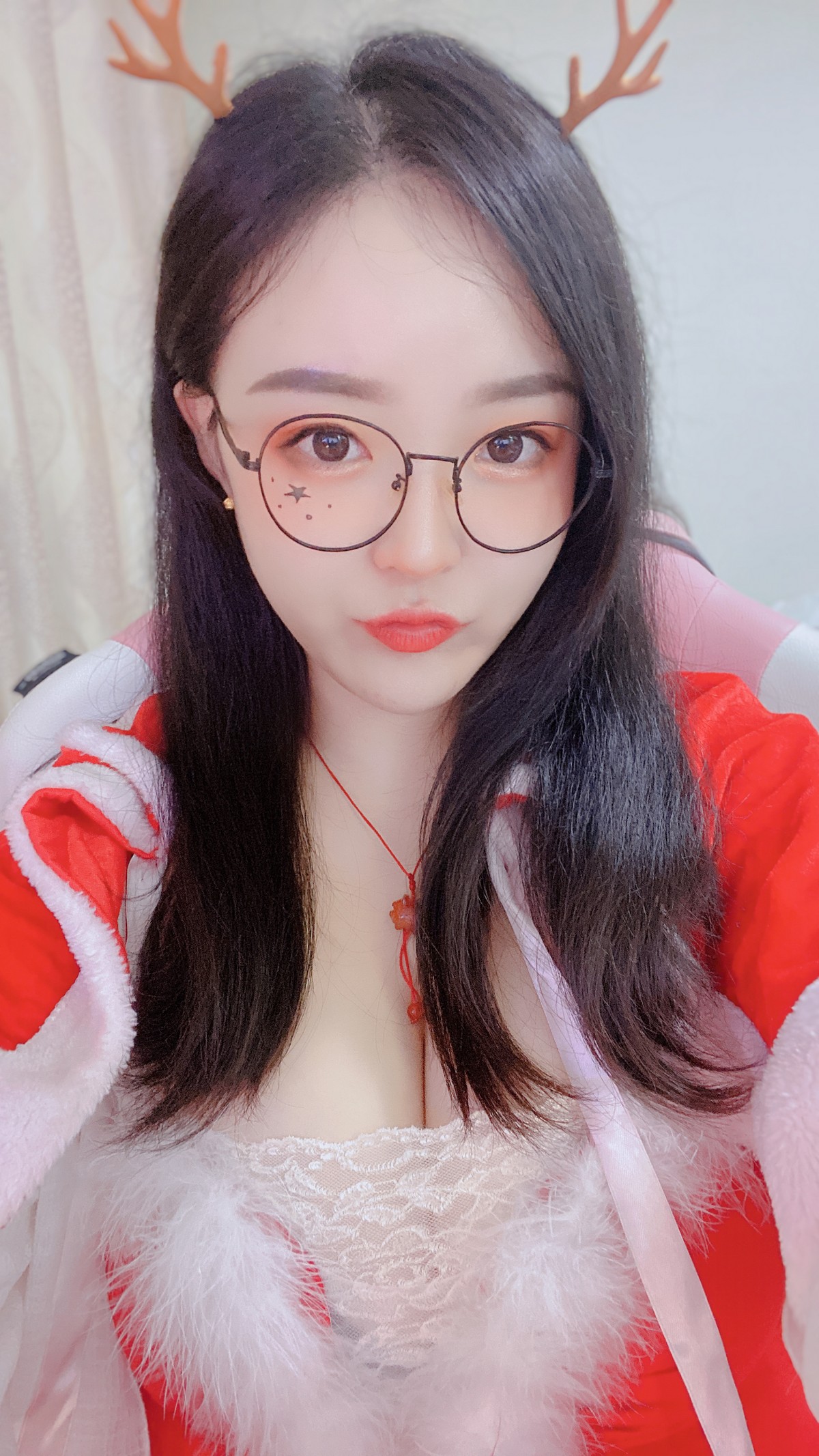 xgyw.top_斗鱼主播电锯甜心小雨福利美图主题私房性感低胸深V服饰秀傲人豪乳诱惑写真111P