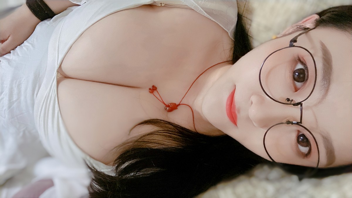 xgyw.top_斗鱼主播电锯甜心小雨福利美图主题私房性感低胸深V服饰秀傲人豪乳诱惑写真111P