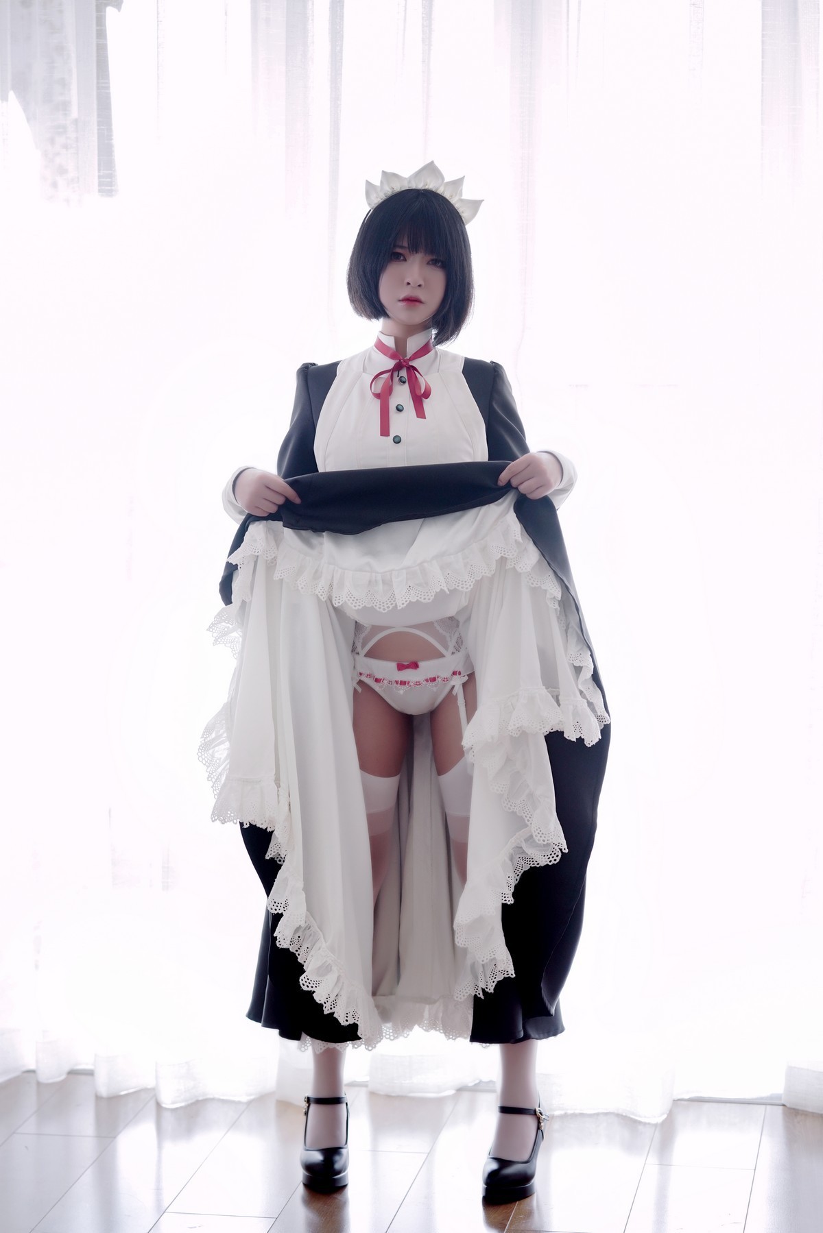 xgyw.top_网络美女半半子黑白女仆装主题私房半撩女仆装露白丝吊袜秀翘臀美腿诱惑写真60P