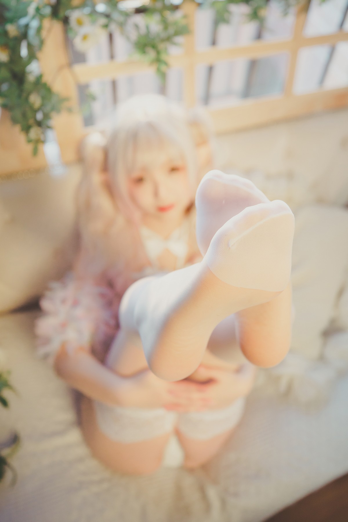 xgyw.top_萝莉美女神楽坂真冬温柔的永远主题私房性感白色缕空内裤配白色蕾丝袜诱惑写真150P