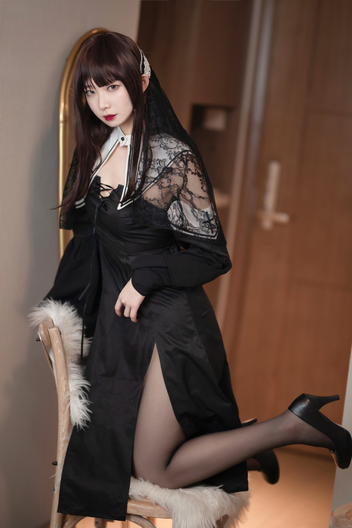 xgyw.top_动漫博主封疆疆v黑色修女主题私房性感黑色吊裙配超薄黑丝裤袜完美诱惑写真40P