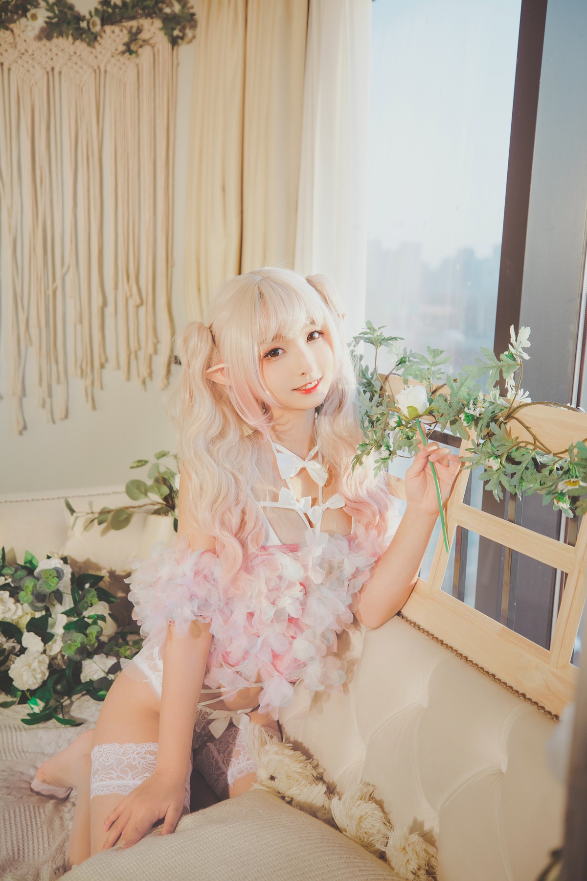 xgyw.top_萝莉美女神楽坂真冬温柔的永远主题私房性感白色缕空内裤配白色蕾丝袜诱惑写真150P