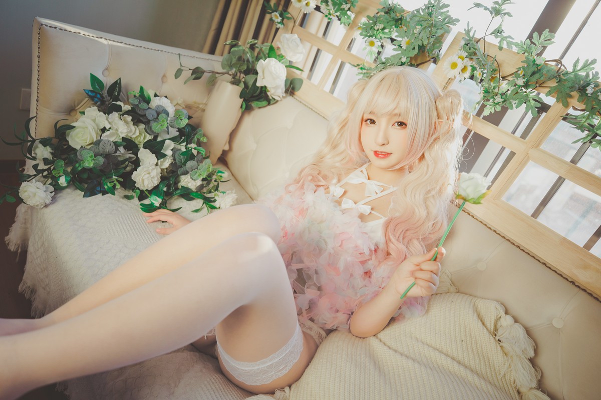 xgyw.top_萝莉美女神楽坂真冬温柔的永远主题私房性感白色缕空内裤配白色蕾丝袜诱惑写真150P
