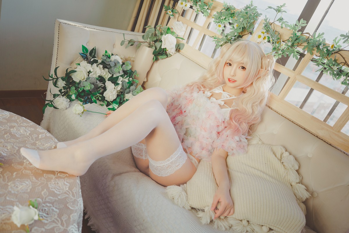 xgyw.top_萝莉美女神楽坂真冬温柔的永远主题私房性感白色缕空内裤配白色蕾丝袜诱惑写真150P