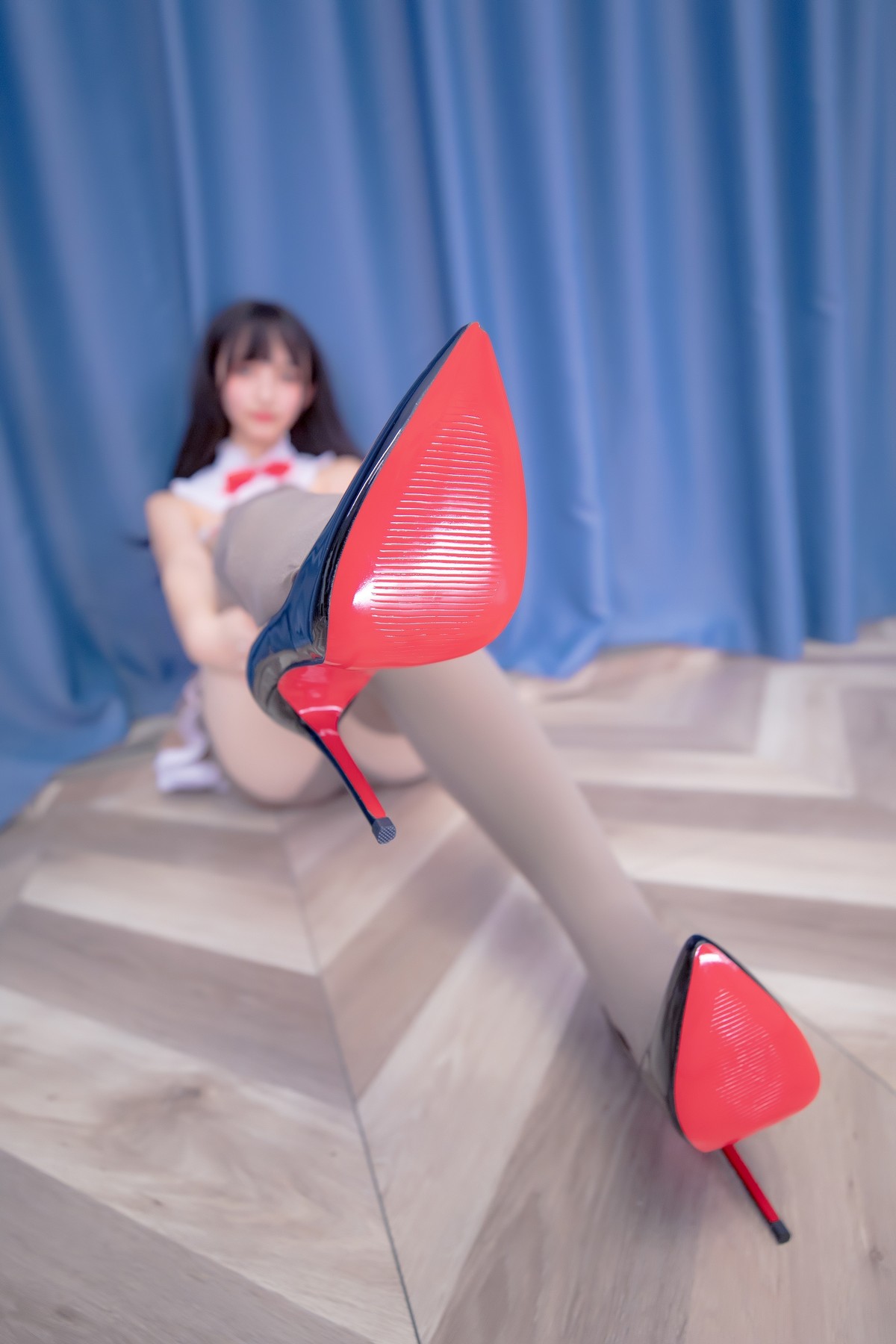 xgyw.top_萝莉美女神楽坂真冬熊少女主题私房性感淡粉色内衣配丝袜秀完美身材诱惑写真75P