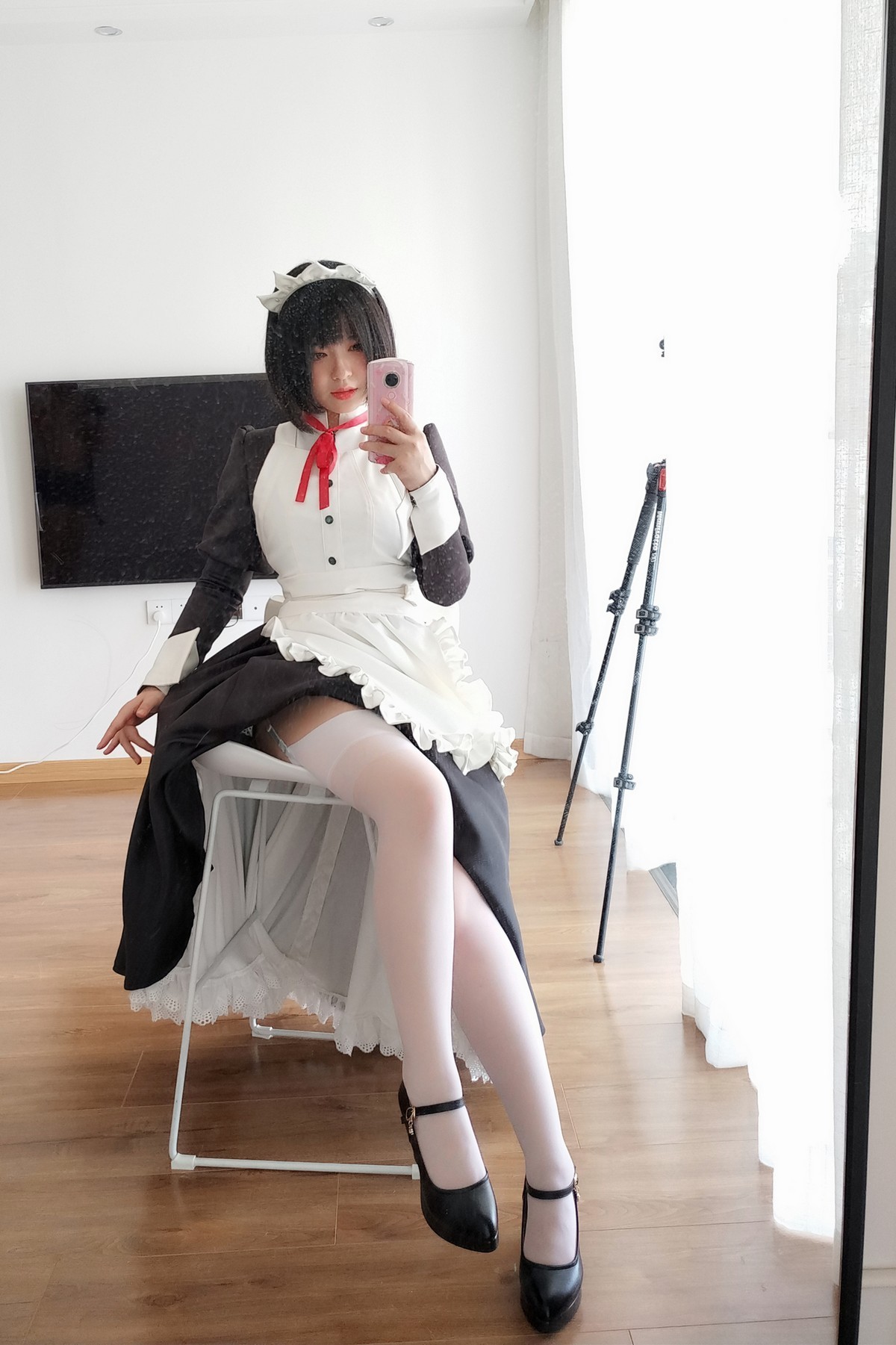 xgyw.top_网络美女半半子黑白女仆装主题私房半撩女仆装露白丝吊袜秀翘臀美腿诱惑写真60P