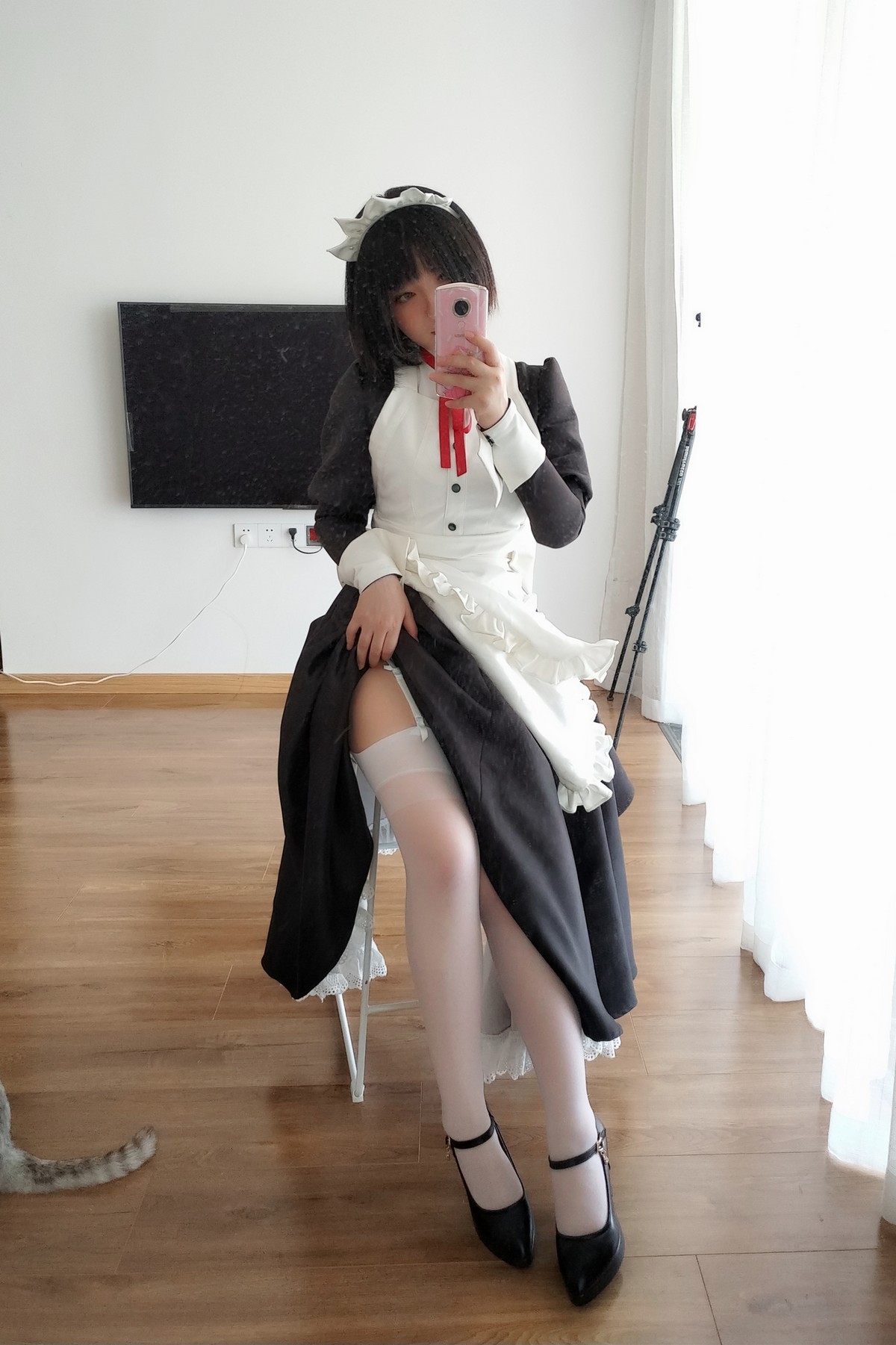 xgyw.top_网络美女半半子黑白女仆装主题私房半撩女仆装露白丝吊袜秀翘臀美腿诱惑写真60P