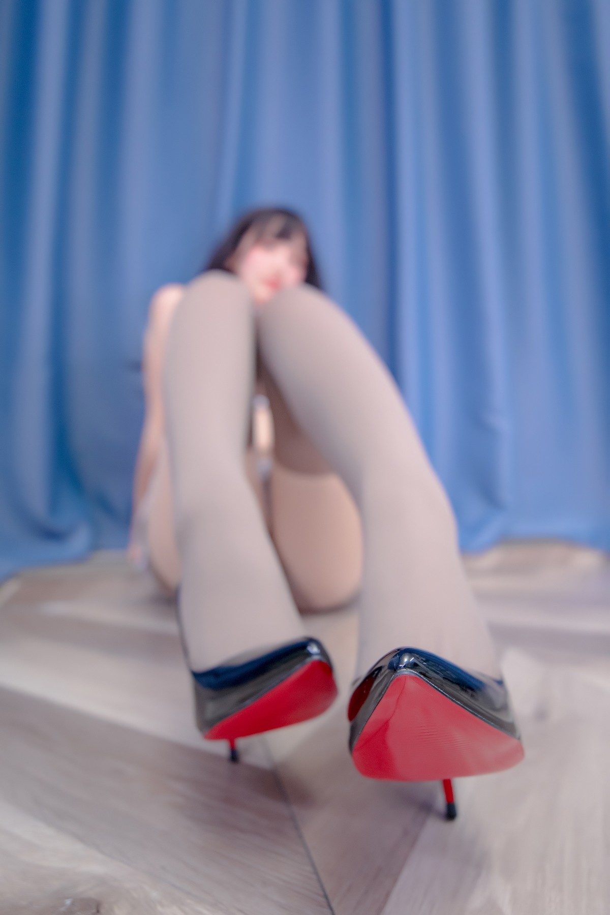 xgyw.top_萝莉美女神楽坂真冬熊少女主题私房性感淡粉色内衣配丝袜秀完美身材诱惑写真75P