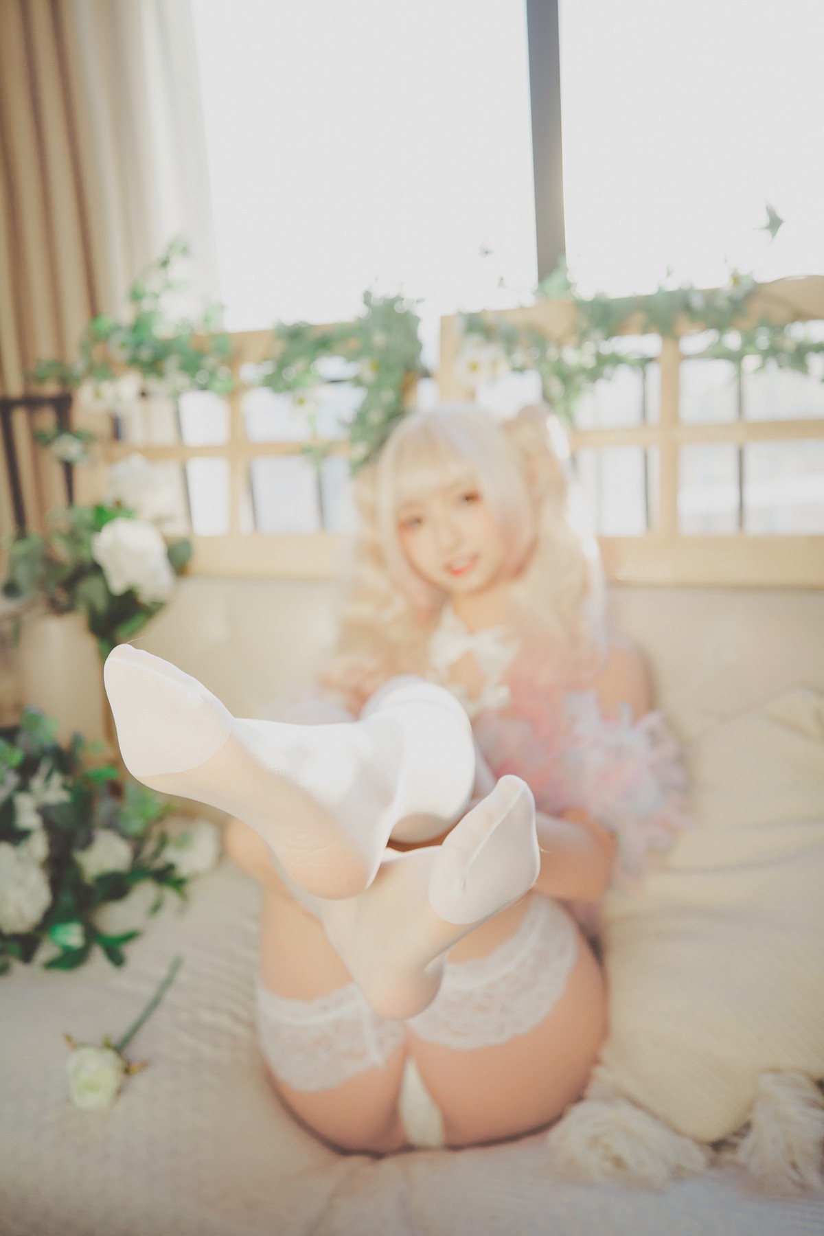 xgyw.top_萝莉美女神楽坂真冬温柔的永远主题私房性感白色缕空内裤配白色蕾丝袜诱惑写真150P