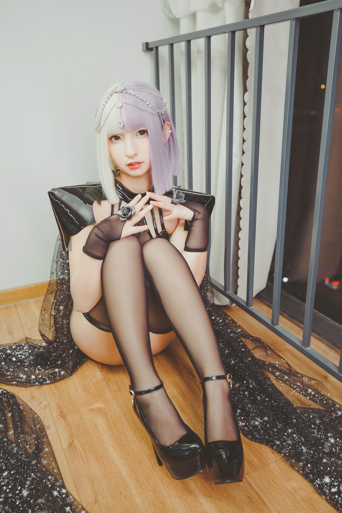 xgyw.top_萝莉美女神楽坂真冬温柔的永远主题私房性感白色缕空内裤配白色蕾丝袜诱惑写真150P