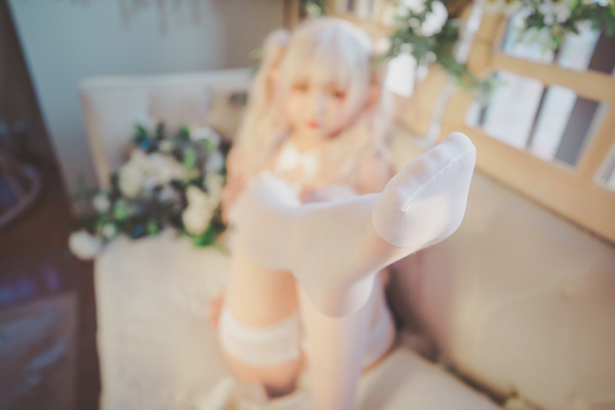 xgyw.top_萝莉美女神楽坂真冬温柔的永远主题私房性感白色缕空内裤配白色蕾丝袜诱惑写真150P