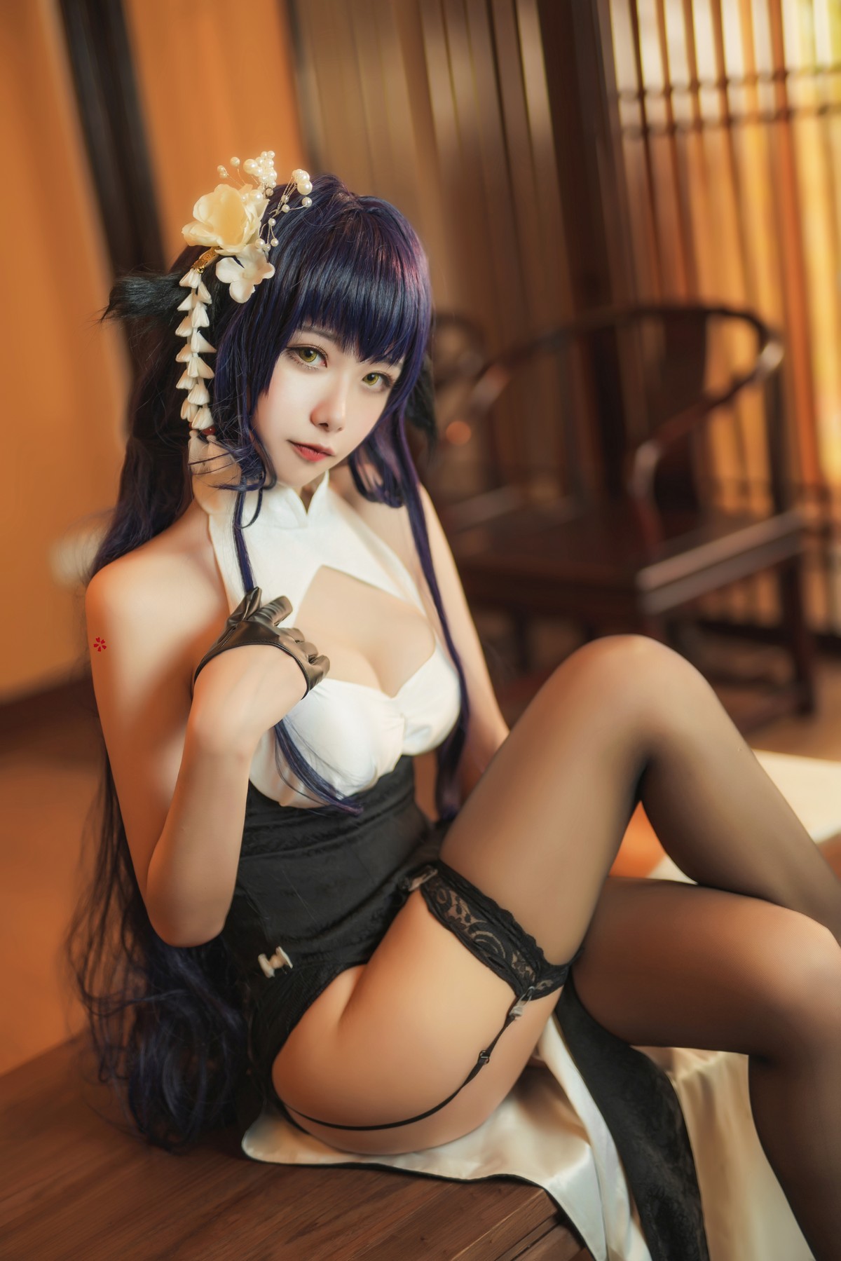 xgyw.top_微博妹子Momoko葵葵吾妻主题性感开胸服饰配蕾丝吊袜秀完美身材诱惑写真31P