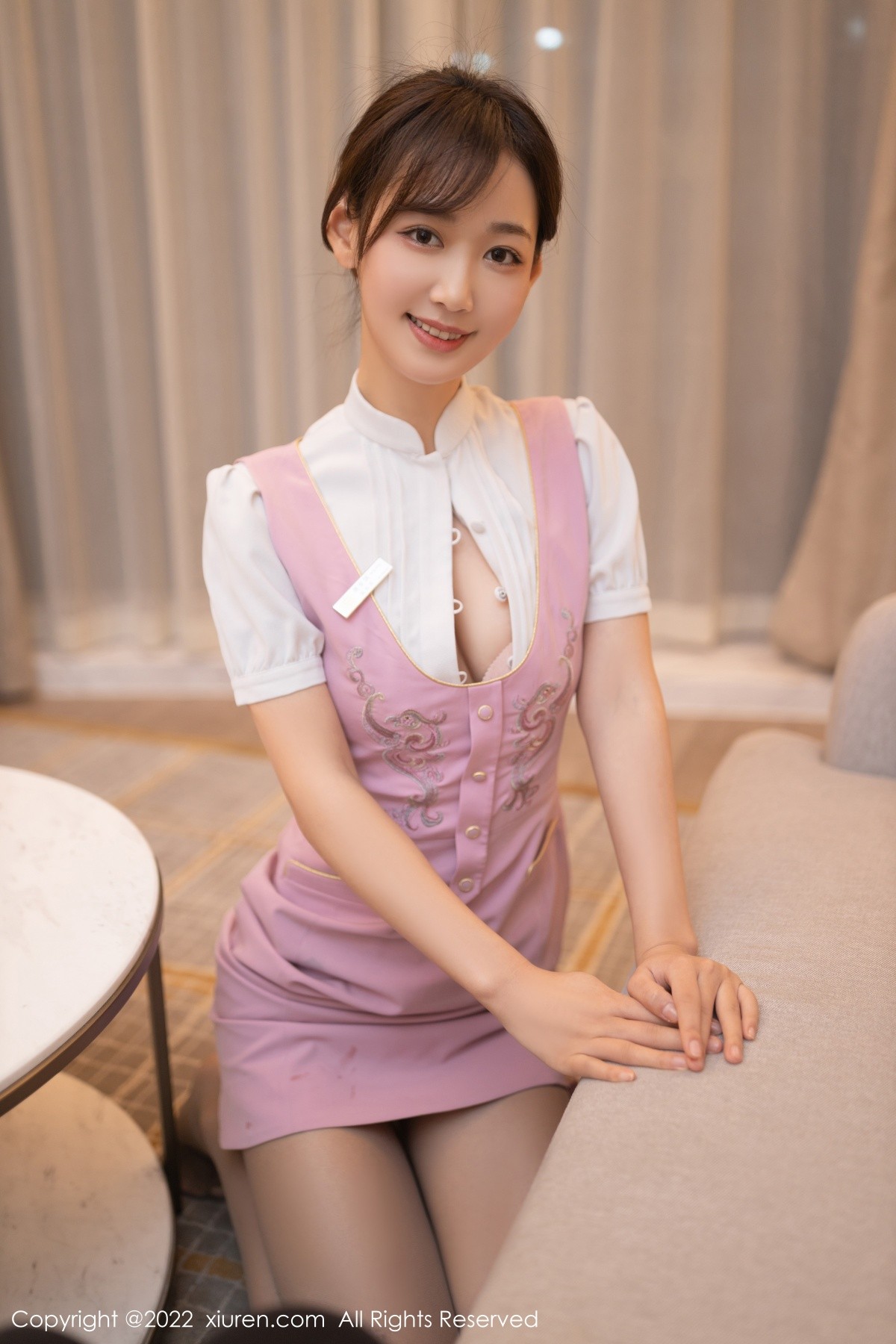 xgyw.top_XiuRen第4647期_模特唐安琪珠三角旅拍空姐角色扮演淡粉色内衣配丝袜诱惑写真85P