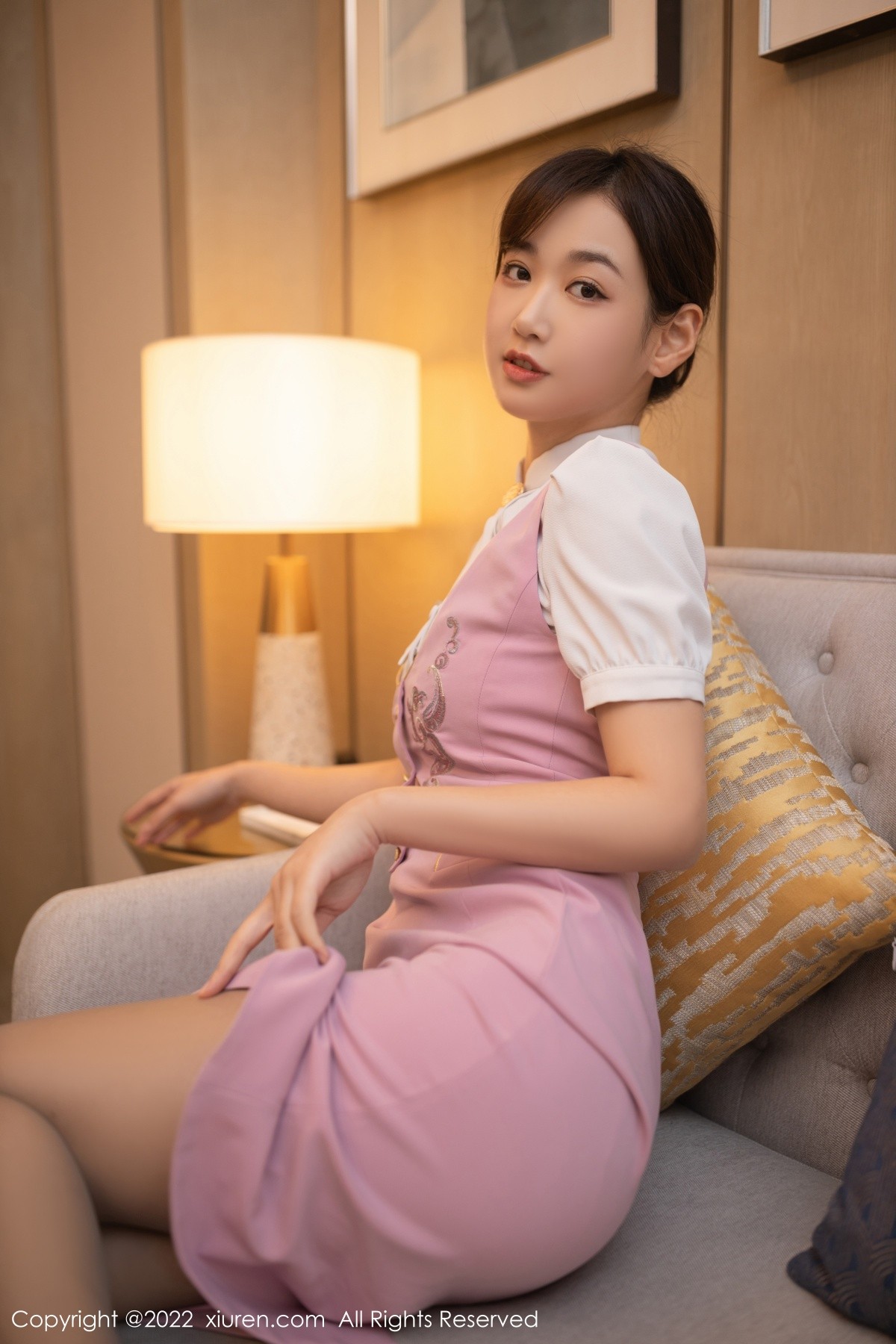 xgyw.top_XiuRen第4647期_模特唐安琪珠三角旅拍空姐角色扮演淡粉色内衣配丝袜诱惑写真85P