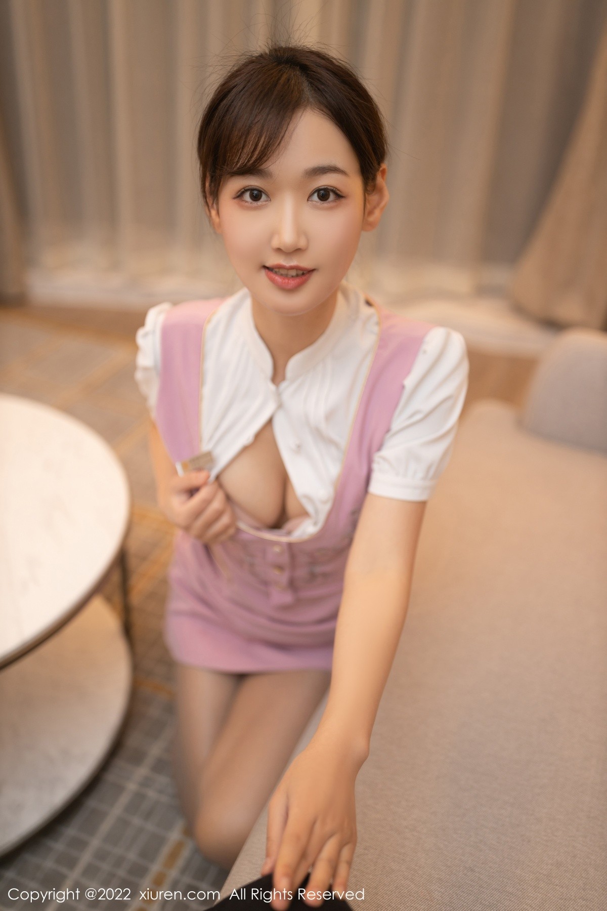 xgyw.top_XiuRen第4647期_模特唐安琪珠三角旅拍空姐角色扮演淡粉色内衣配丝袜诱惑写真85P