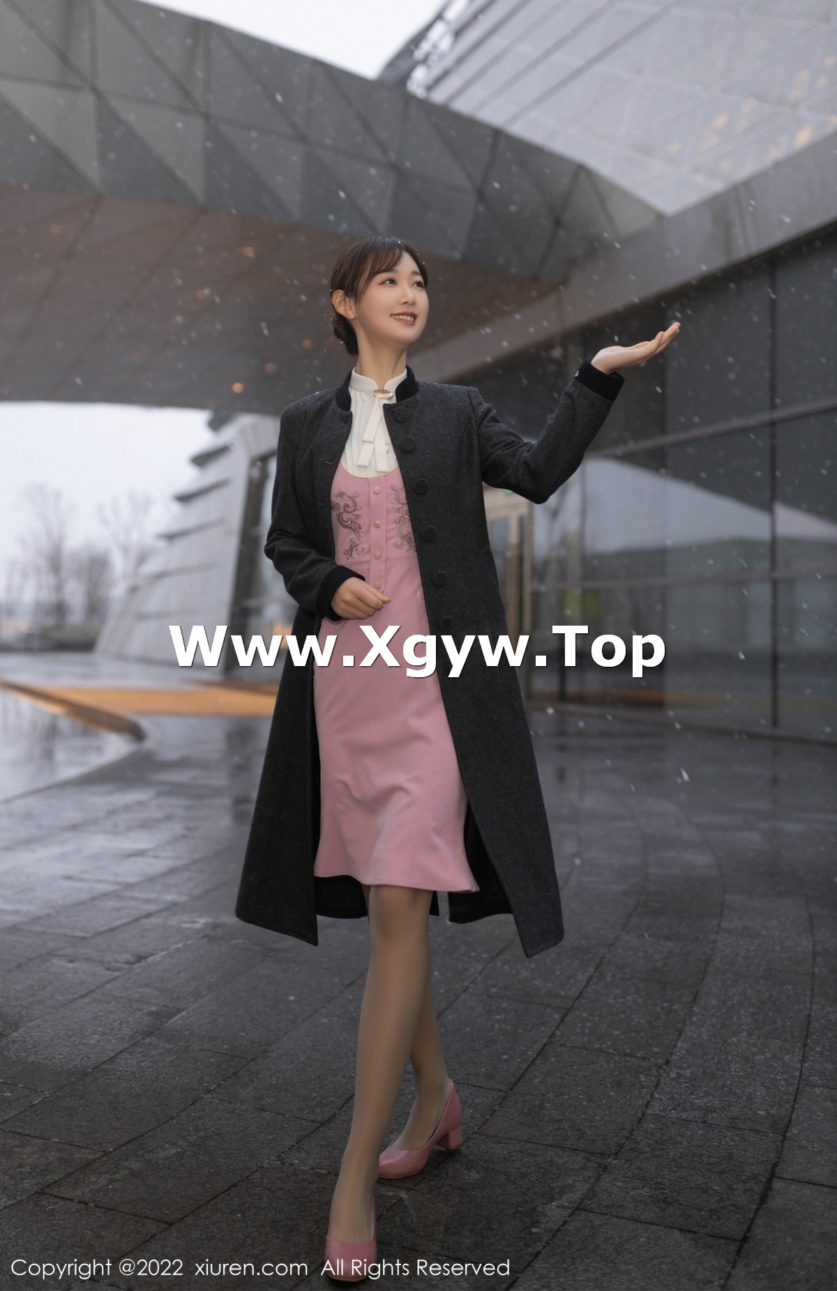 xgyw.top_XiuRen第4647期_模特唐安琪珠三角旅拍空姐角色扮演淡粉色内衣配丝袜诱惑写真85P
