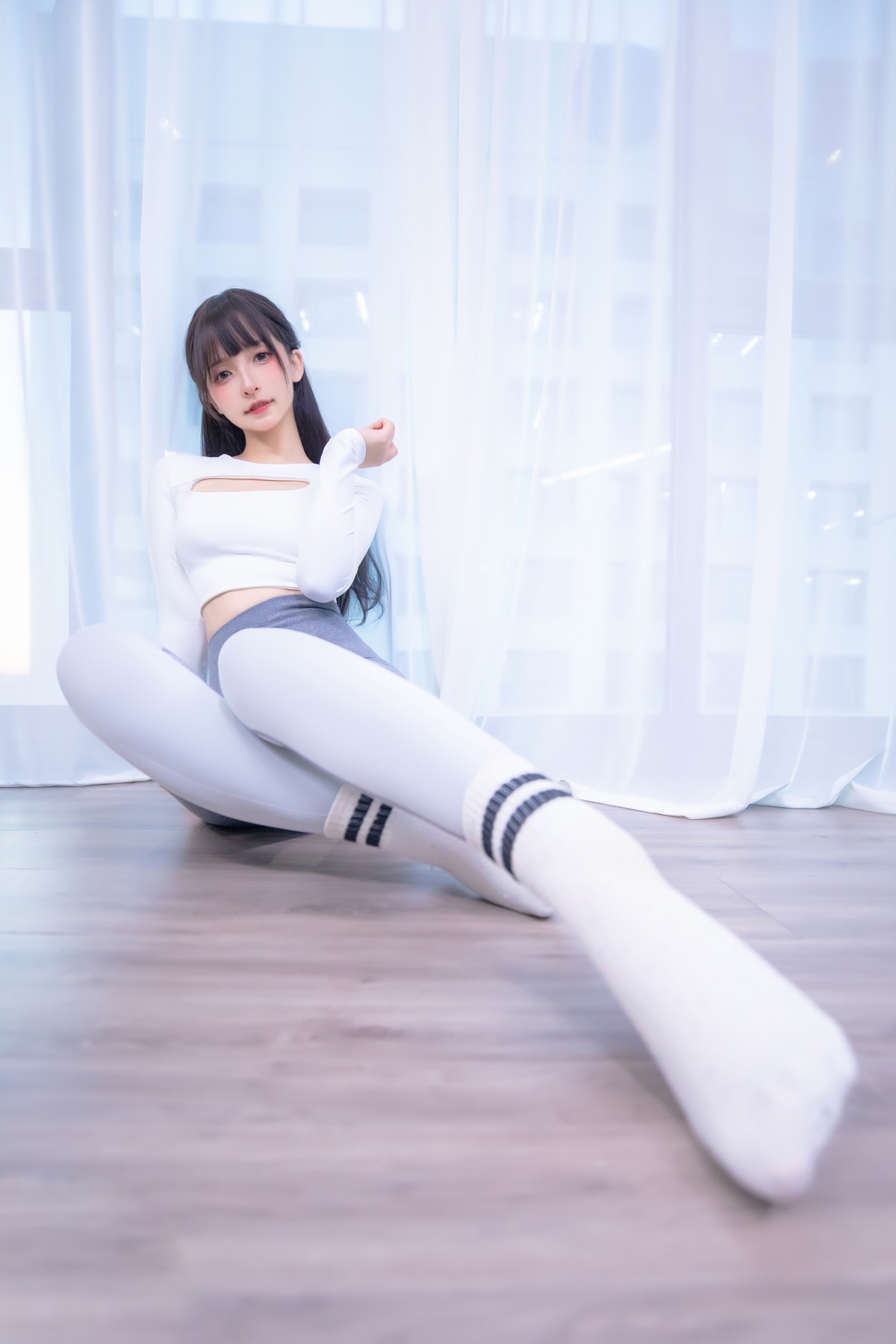 xgyw.top_萝莉美女神楽坂真冬瑜伽少女主题私房性感紧身运动裤秀浑圆翘臀撩人诱惑写真75P