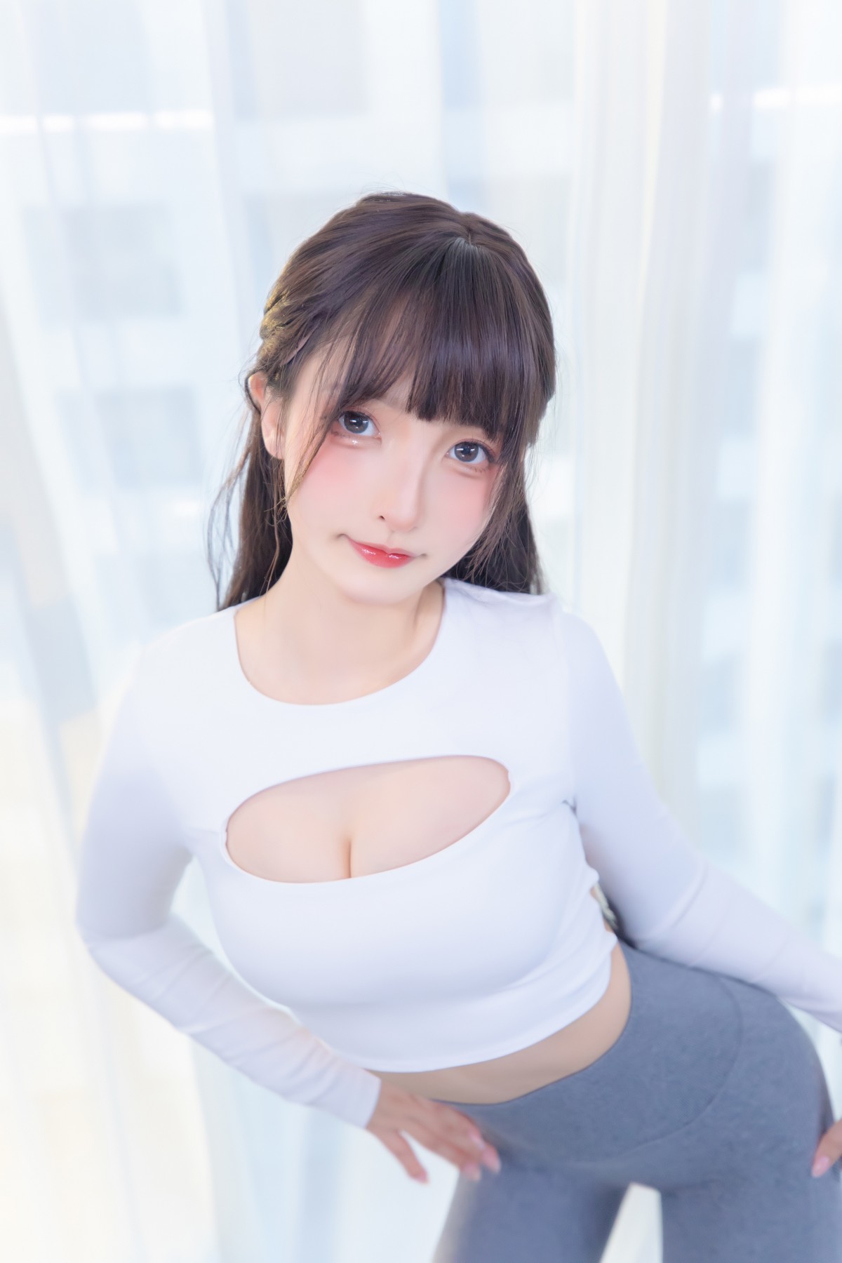 xgyw.top_萝莉美女神楽坂真冬瑜伽少女主题私房性感紧身运动裤秀浑圆翘臀撩人诱惑写真75P