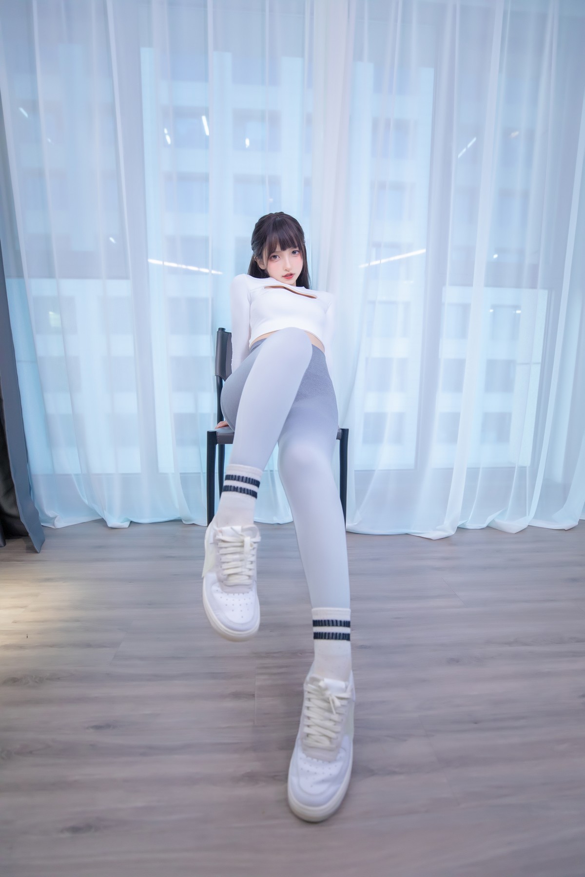 xgyw.top_萝莉美女神楽坂真冬瑜伽少女主题私房性感紧身运动裤秀浑圆翘臀撩人诱惑写真75P