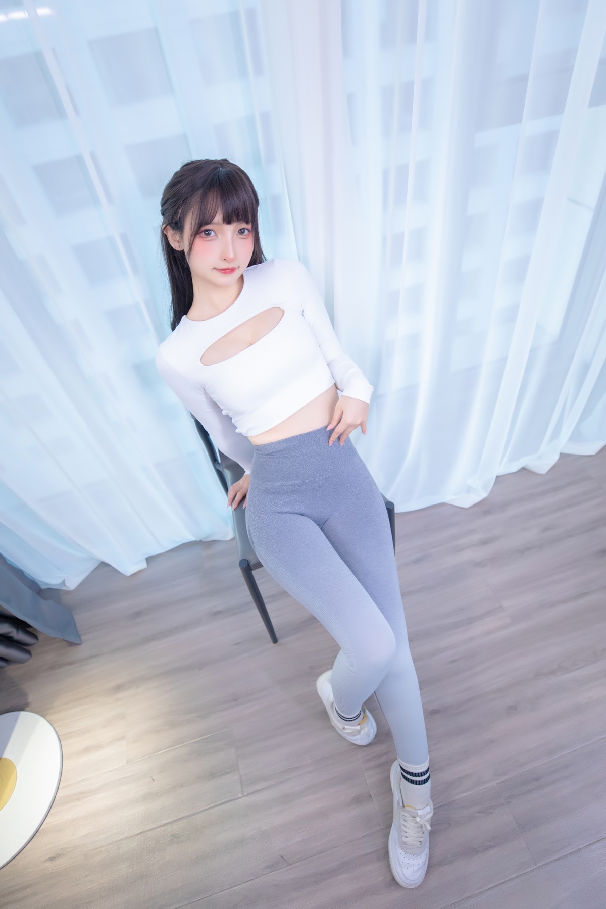 xgyw.top_萝莉美女神楽坂真冬瑜伽少女主题私房性感紧身运动裤秀浑圆翘臀撩人诱惑写真75P