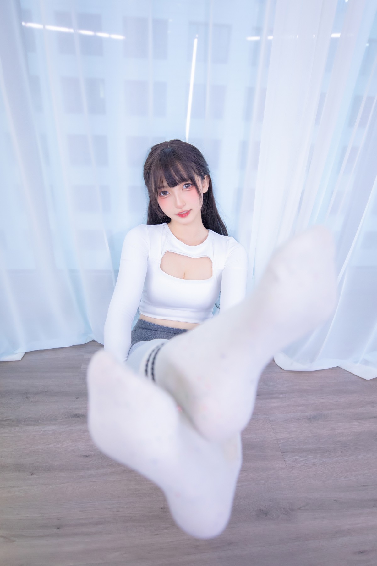 xgyw.top_萝莉美女神楽坂真冬瑜伽少女主题私房性感紧身运动裤秀浑圆翘臀撩人诱惑写真75P