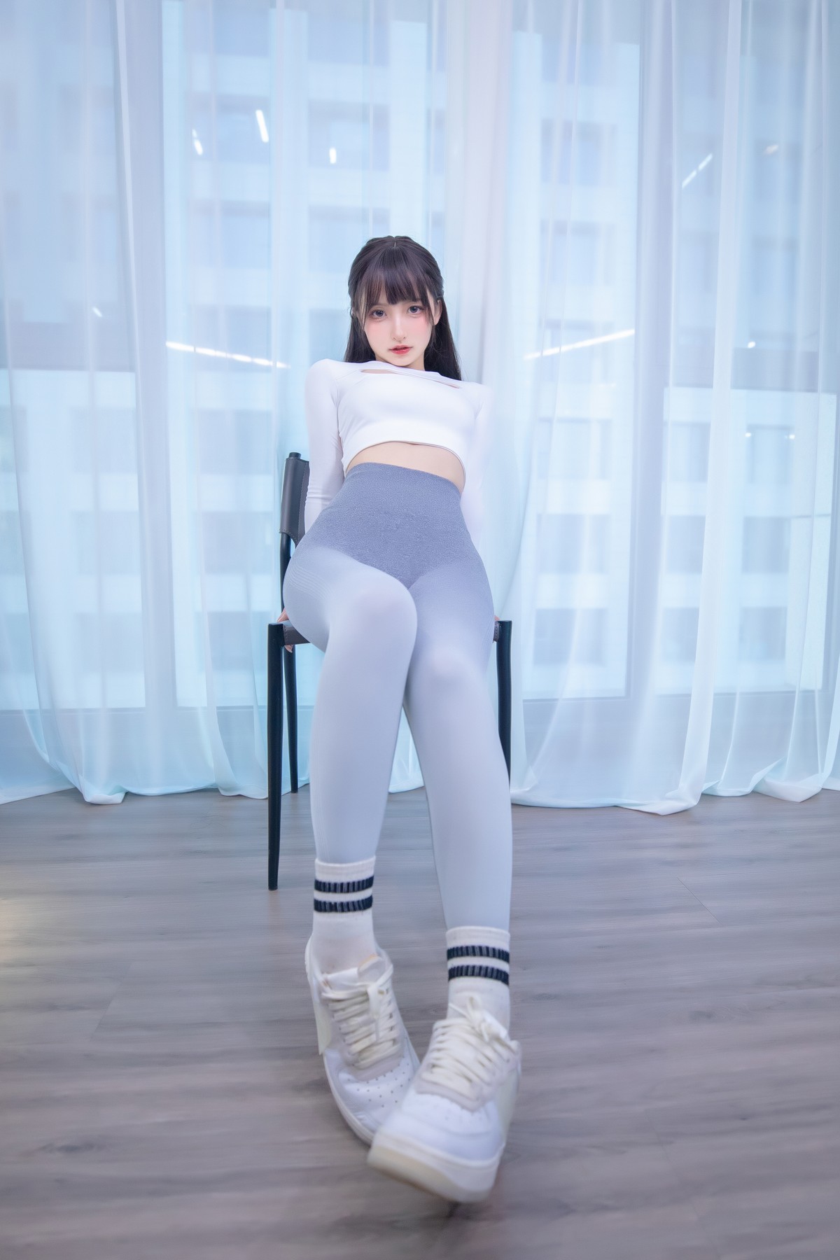 xgyw.top_萝莉美女神楽坂真冬瑜伽少女主题私房性感紧身运动裤秀浑圆翘臀撩人诱惑写真75P