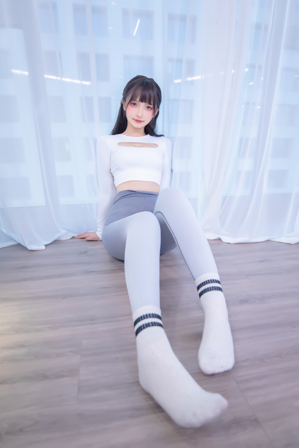 xgyw.top_萝莉美女神楽坂真冬瑜伽少女主题私房性感紧身运动裤秀浑圆翘臀撩人诱惑写真75P