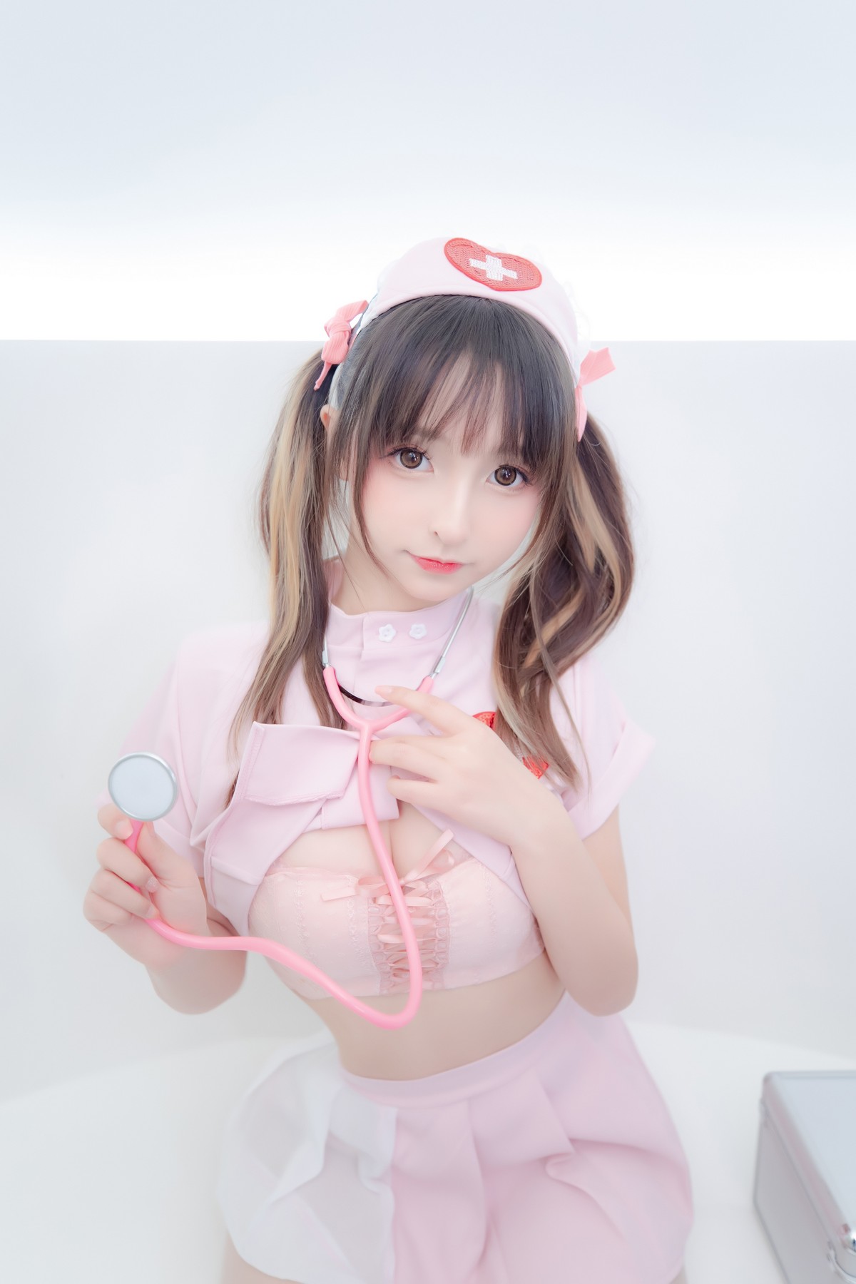 xgyw.top_萝莉美女神楽坂真冬白丝护士身心平衡主题性感粉色护士装配超薄白丝诱惑写真150P