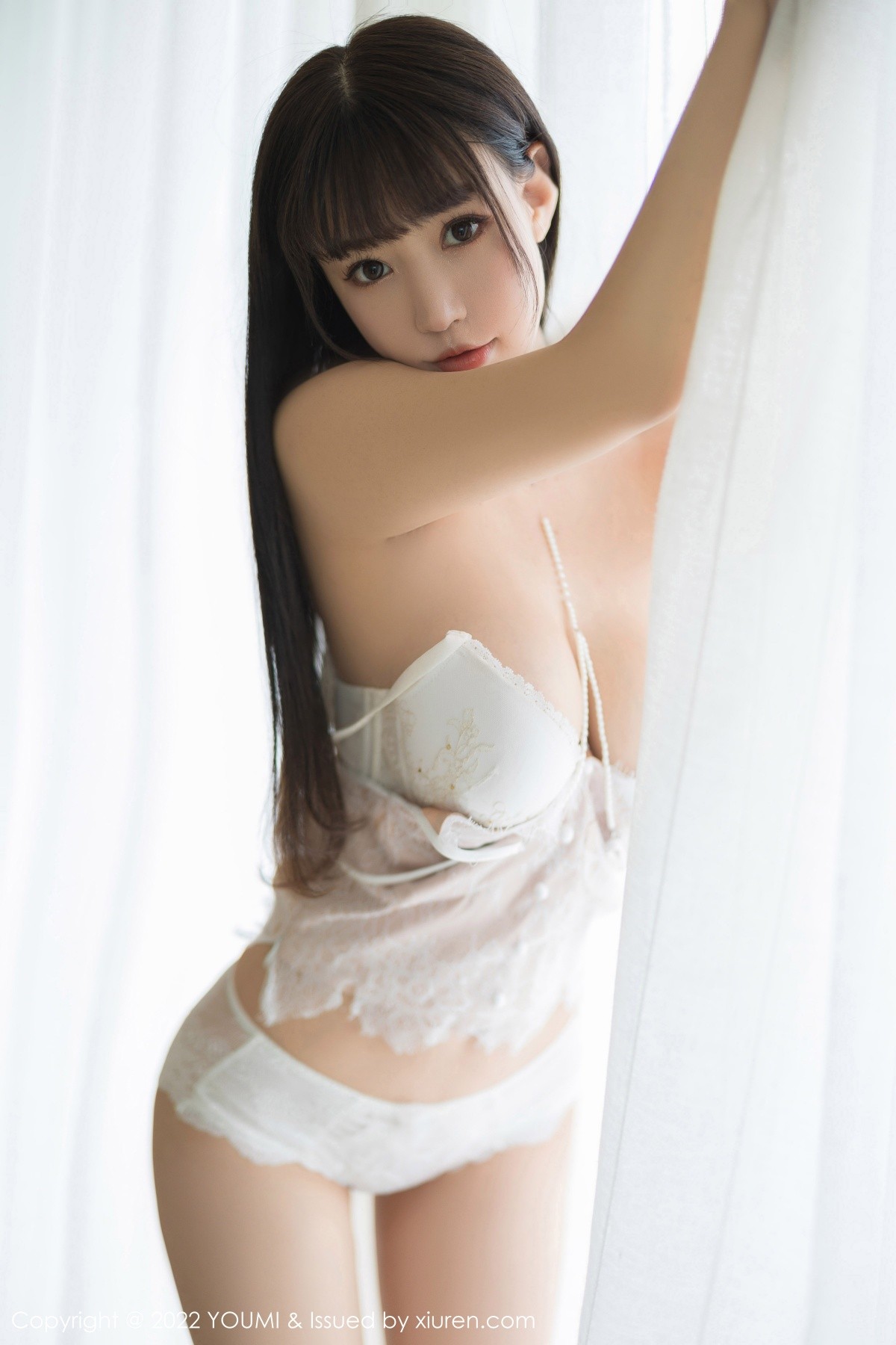 xgyw.top_[YouMi尤蜜荟]Vol.759_女神朱可儿Flora三亚旅拍简约白T配黑短裙露开档黑丝丰满诱惑写真76P