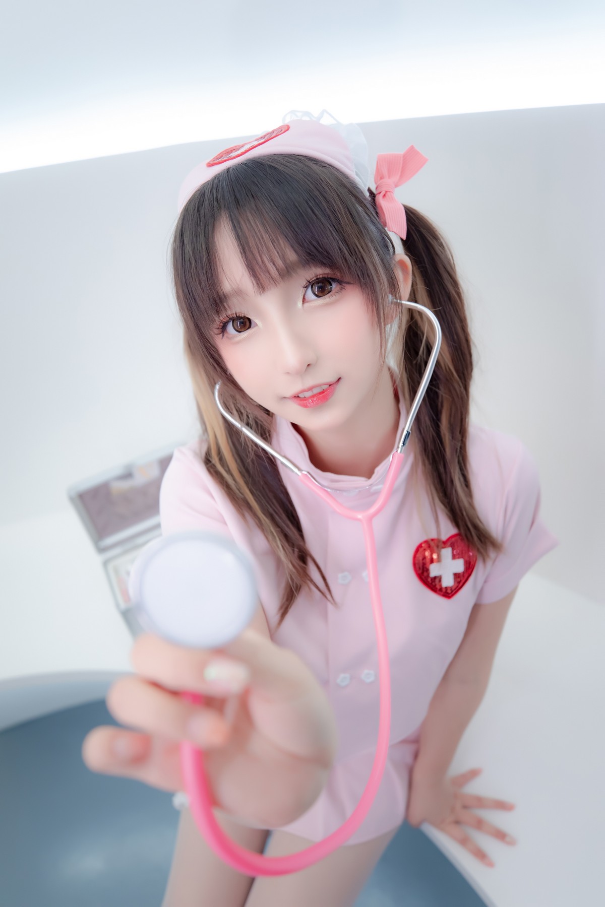 xgyw.top_萝莉美女神楽坂真冬白丝护士身心平衡主题性感粉色护士装配超薄白丝诱惑写真150P
