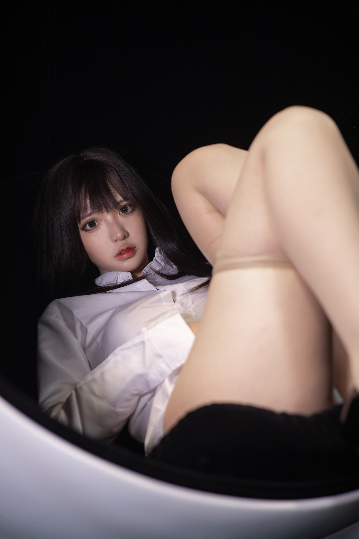 xgyw.top_网络美女疯猫ss职业ol主题私房白衬衣配黑长裤半脱露超薄肉丝秀翘臀诱惑写真40P