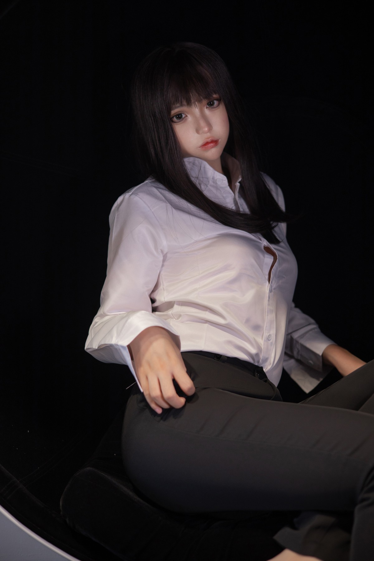 xgyw.top_网络美女疯猫ss职业ol主题私房白衬衣配黑长裤半脱露超薄肉丝秀翘臀诱惑写真40P