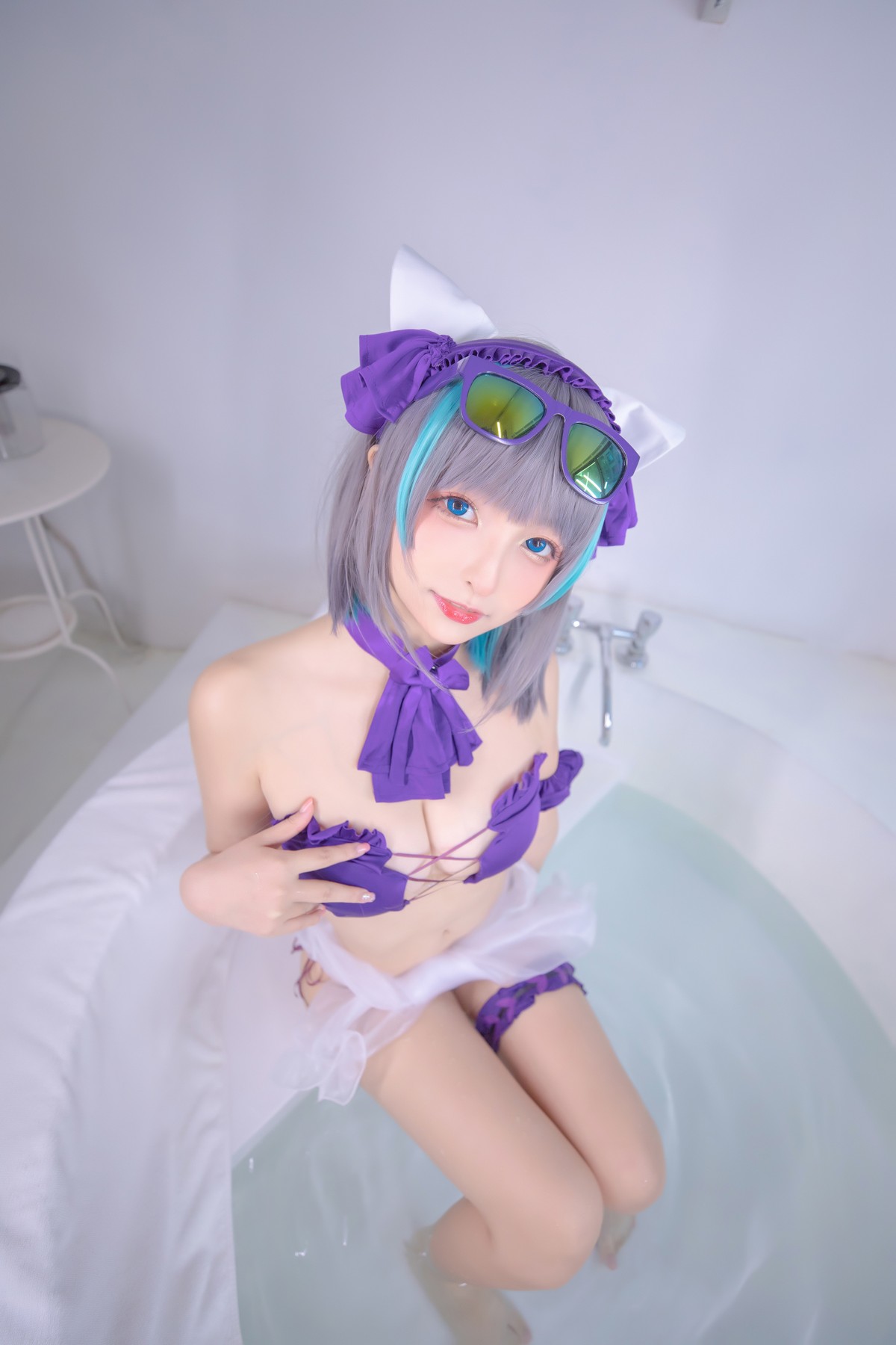 xgyw.top_萝莉美女神楽坂真冬柴郡Cos纯色庭院主题私房浴室性感比基尼秀完美身材诱惑写真150P