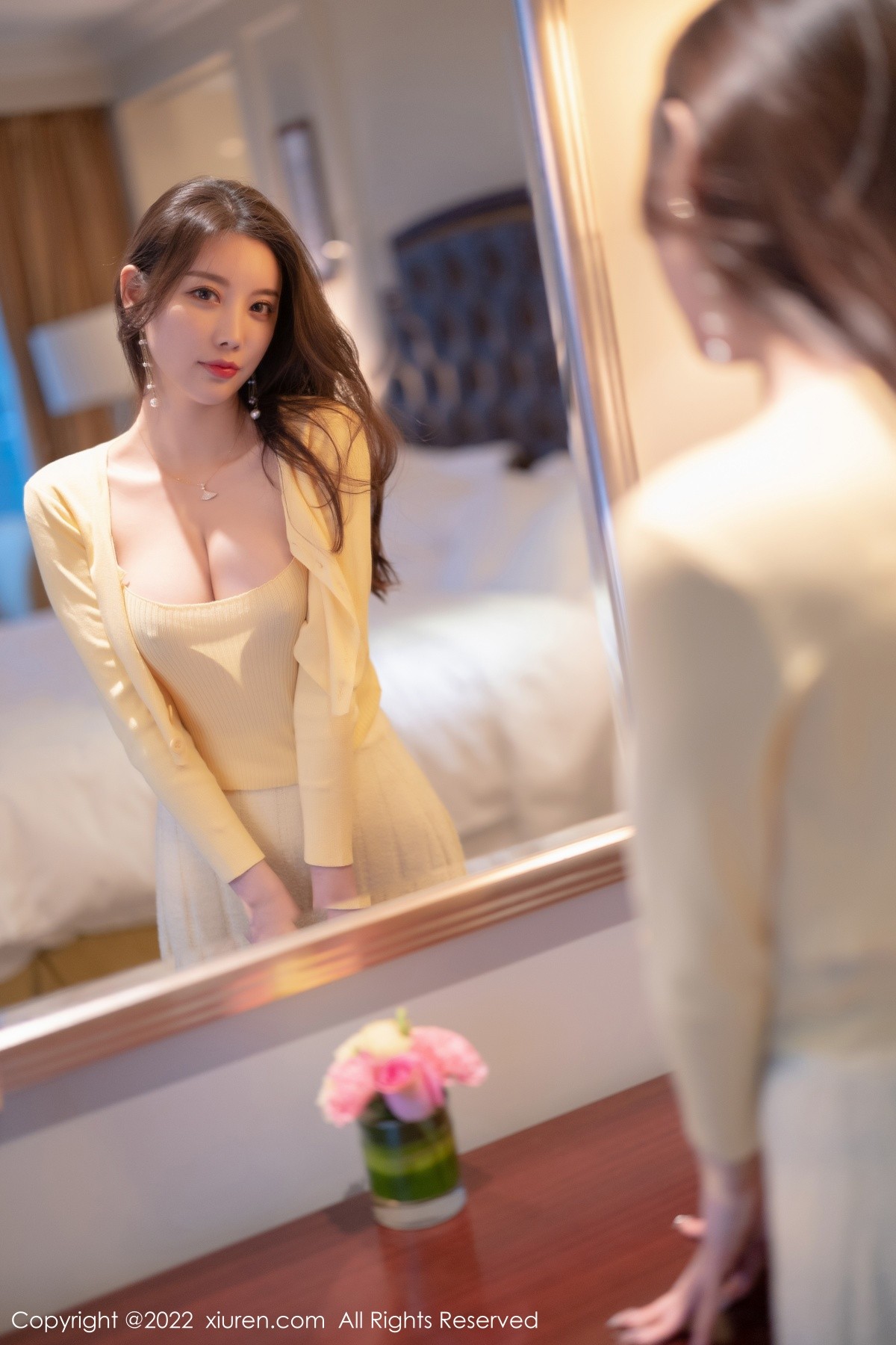 xgyw.top_XiuRen第4654期_女神杨晨晨Yome淡黄色上衣配长裙原色丝袜秀完美身材诱惑写真77P